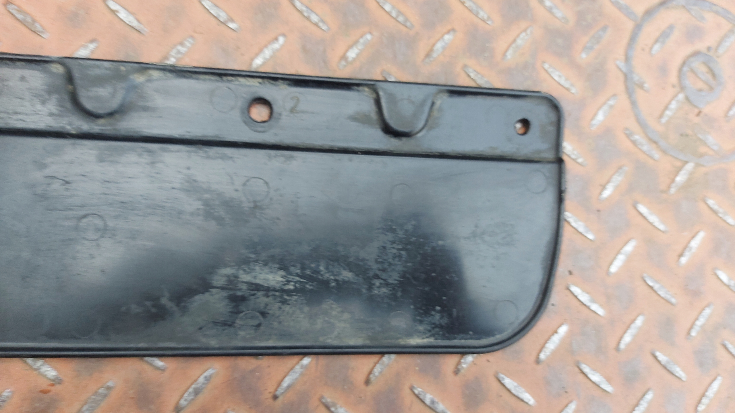 mudguard flap right front TOYOTA HILUX VIII 16