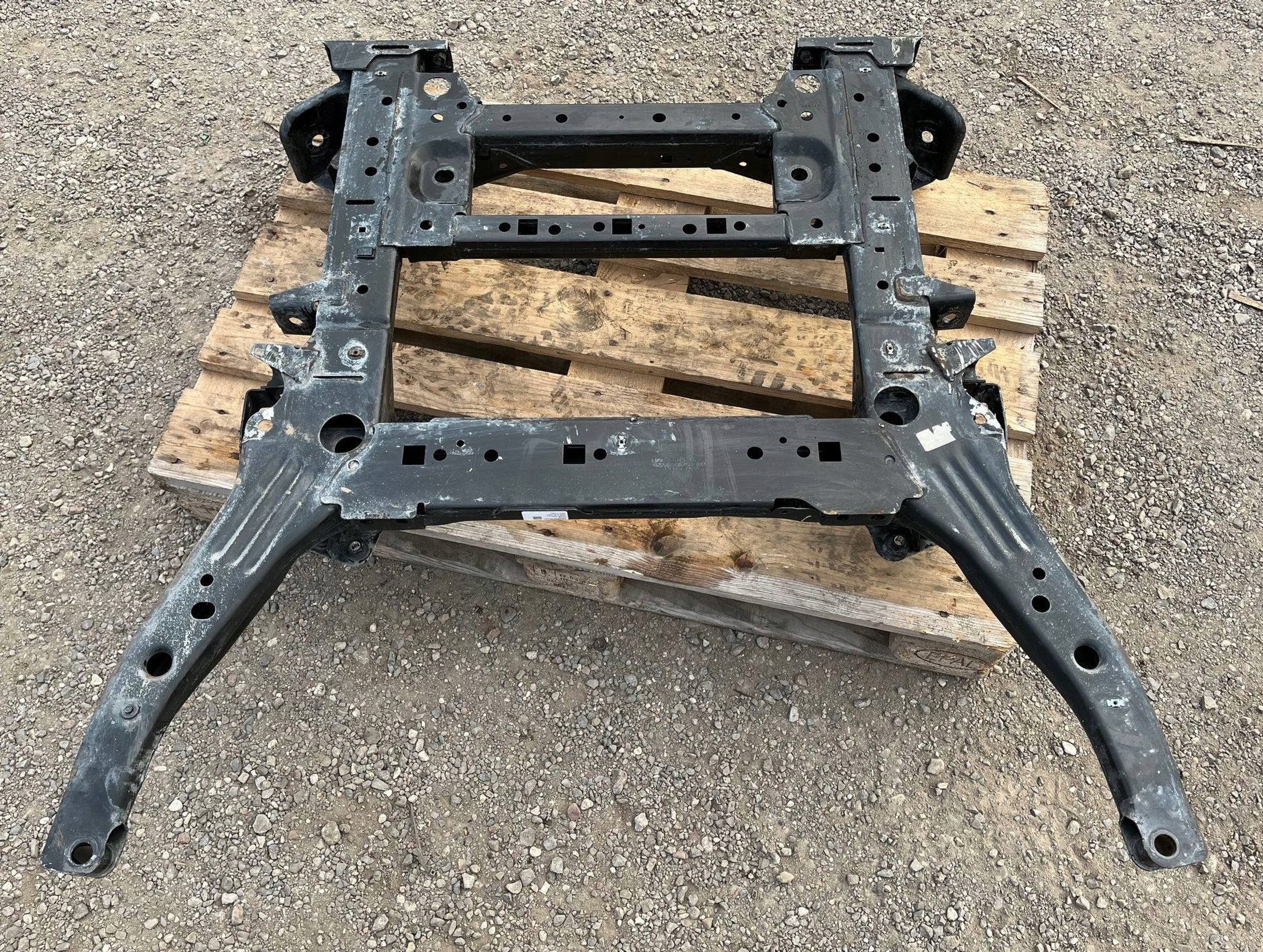axle beam front subframe suspension beam Ford Explorer 2.3 VI 2020