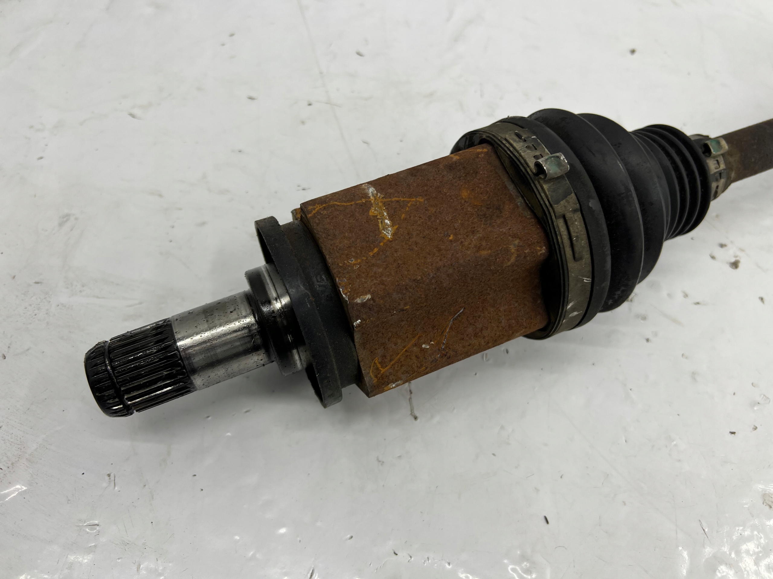 BMW X5 X6 E70 E71 3.0 D 286KM X-DRIVE semi-axis left front left front