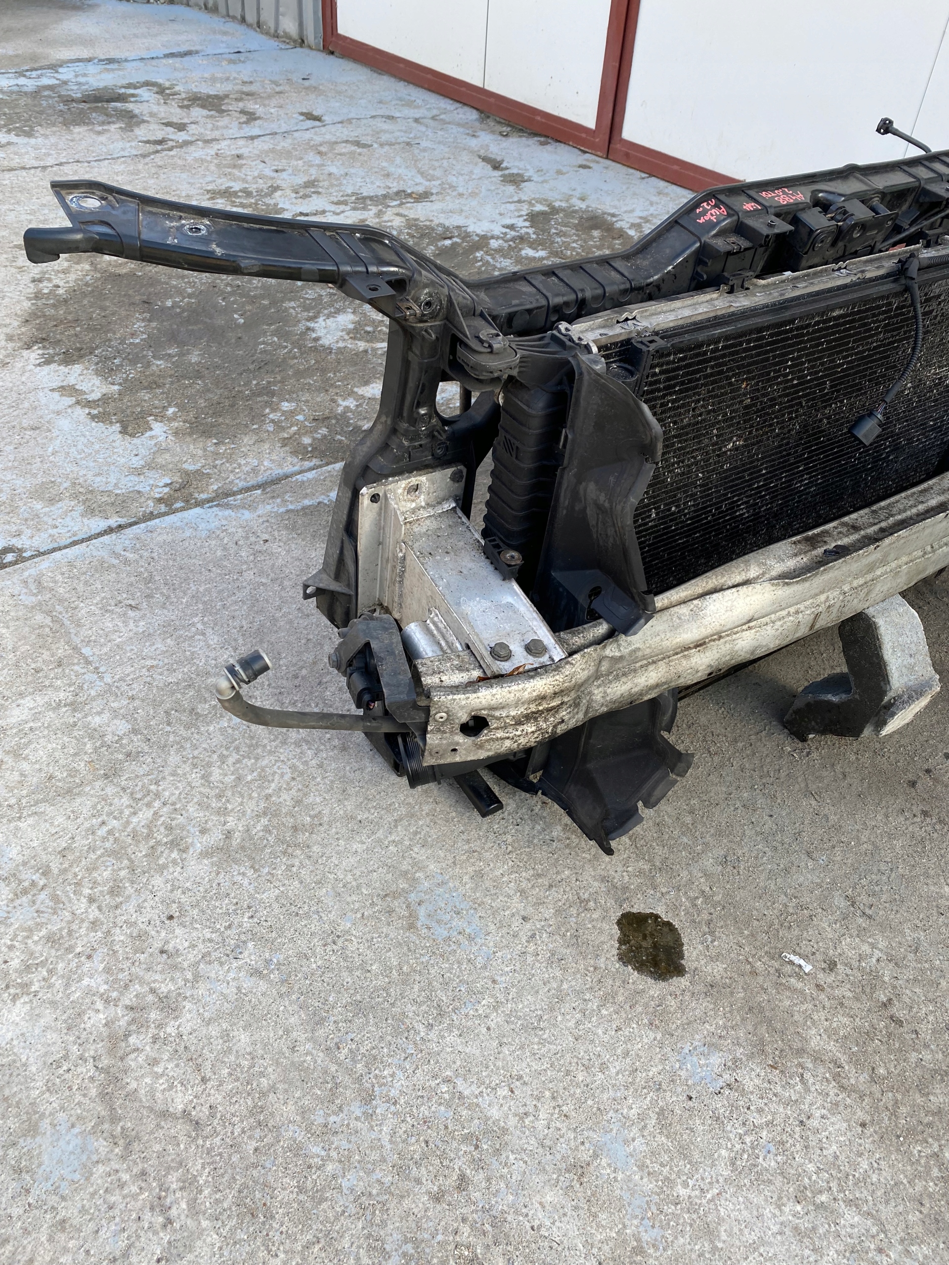 AUDI A4 B8 LIFT 2.0 TDI AUTOMAT complete front body wall sider