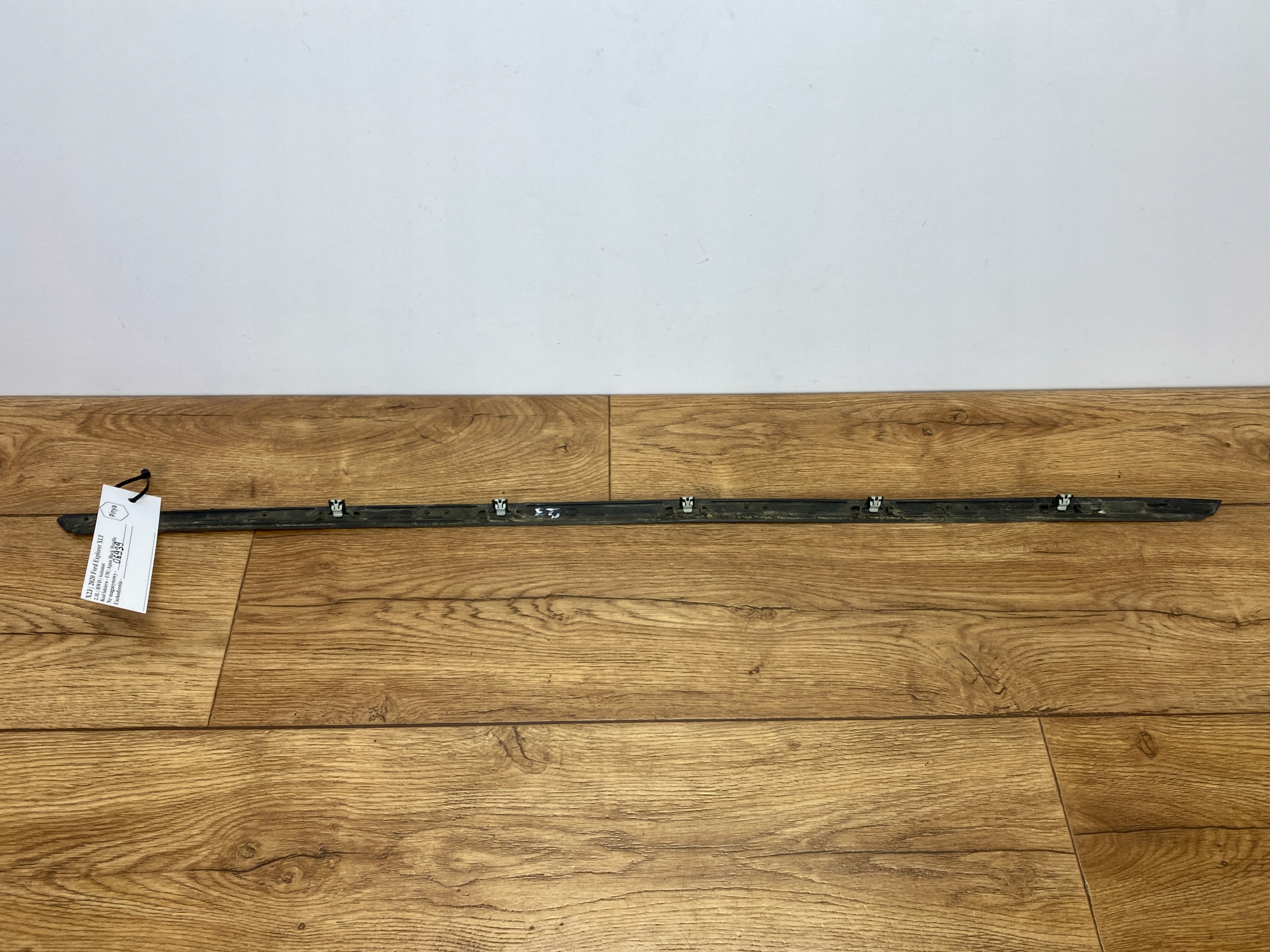 gasket moulding windows czolowej Ford Explorer 2020+ USA