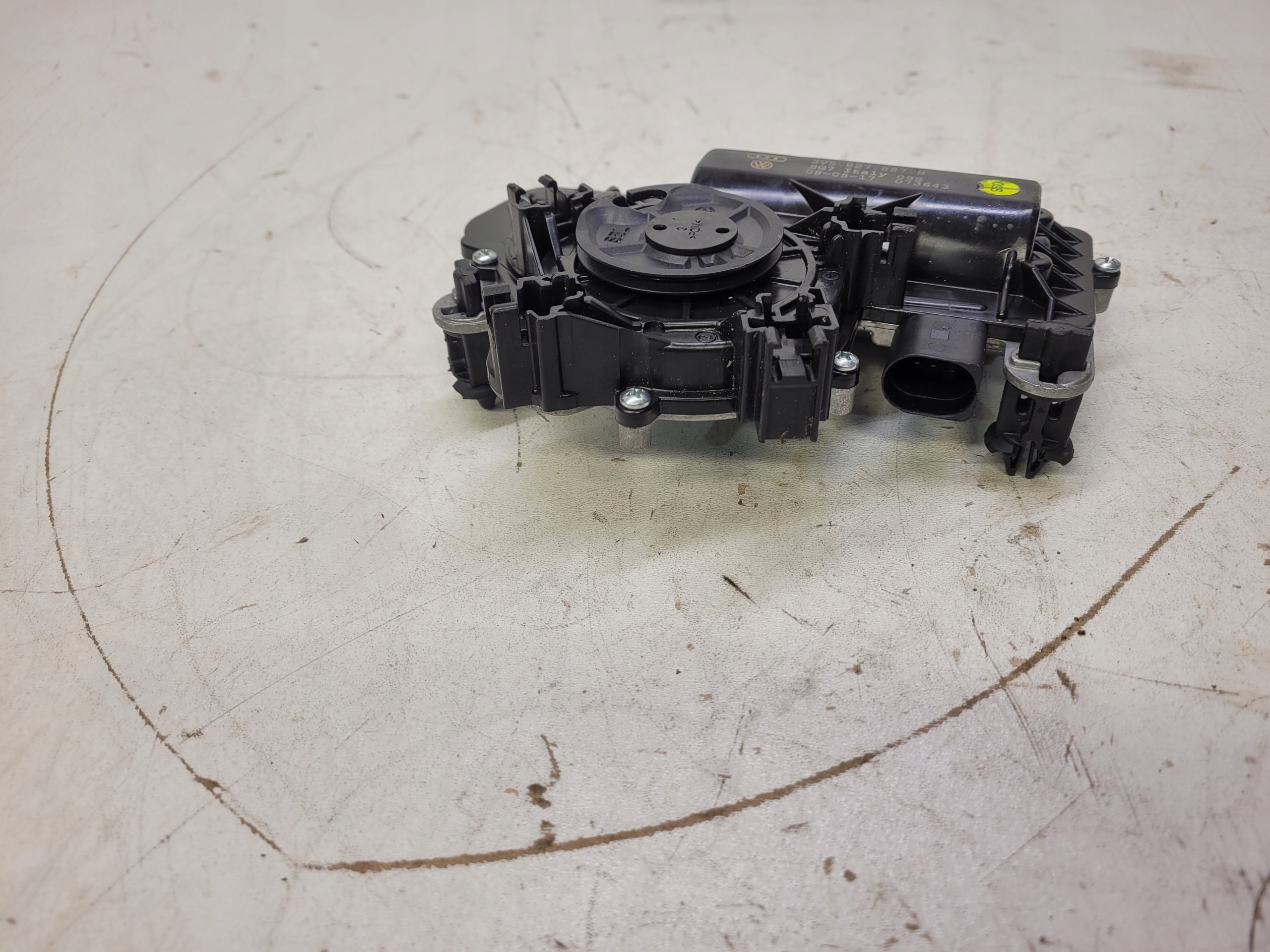 lock DOCIAG bonnet rear part AUDI A4 B9 A5 Q7 3V5827887B