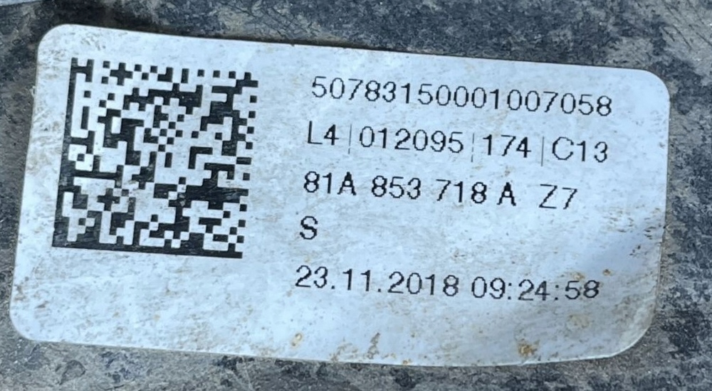 O4 AUDI Q2 81A lišta blatníku pravá předek 81A853718A