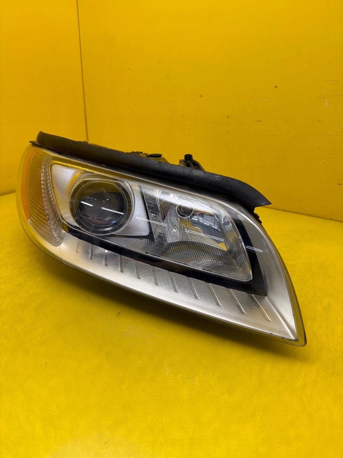 light right front Volvo V70 III S80 II XC70 Xenon 31283916