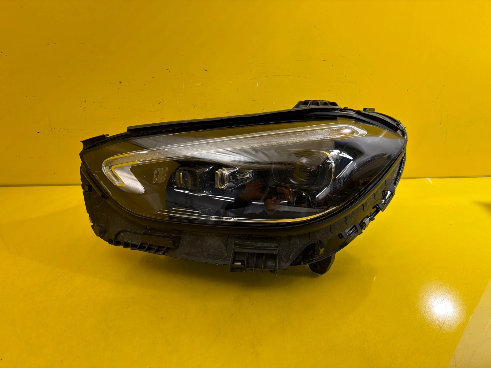 light left Mercedes C-Klasa W206 Digital Light A2069060902
