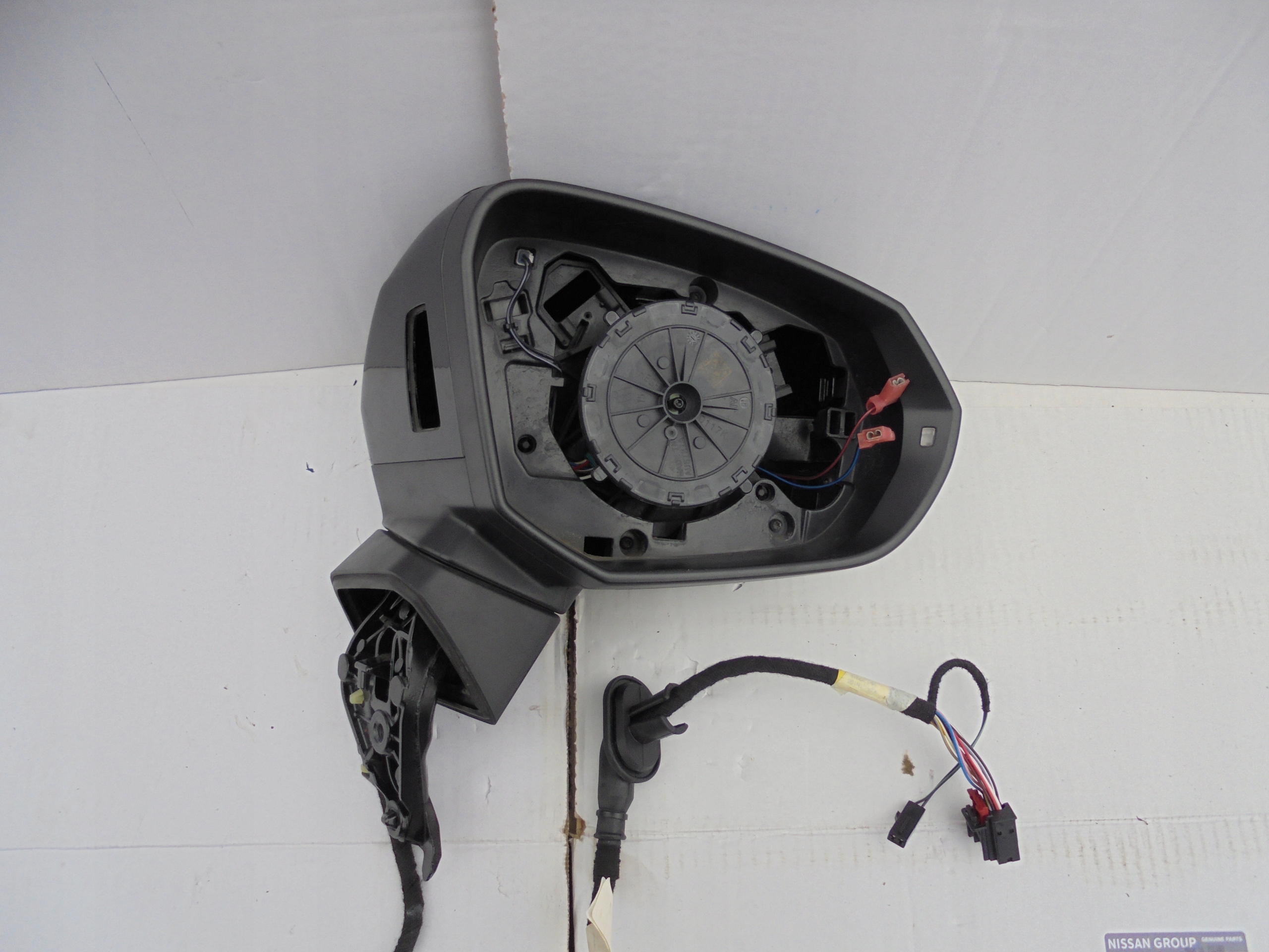 LUSTERKO PRAWE AUDI Q3 83A 18- ASYSTENT EU 16 PIN