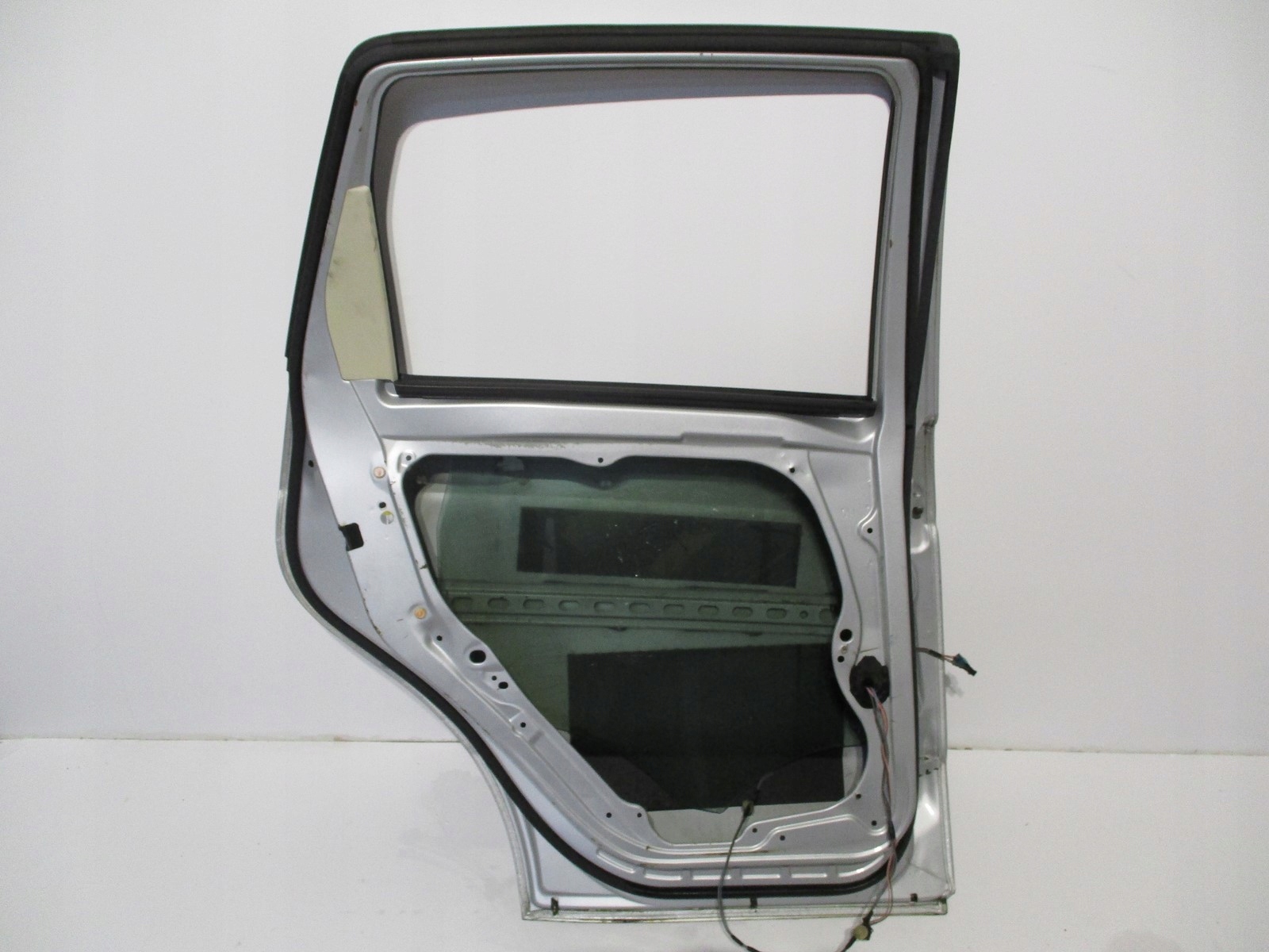 door left rear. MERCEDES A KLASA 169