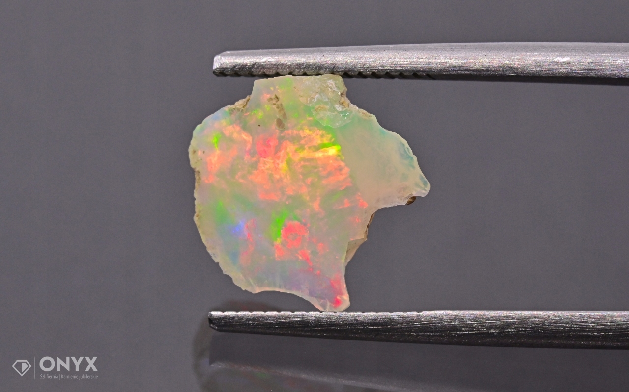 Opal z Etiopie hrudky 10,5x10 mm
