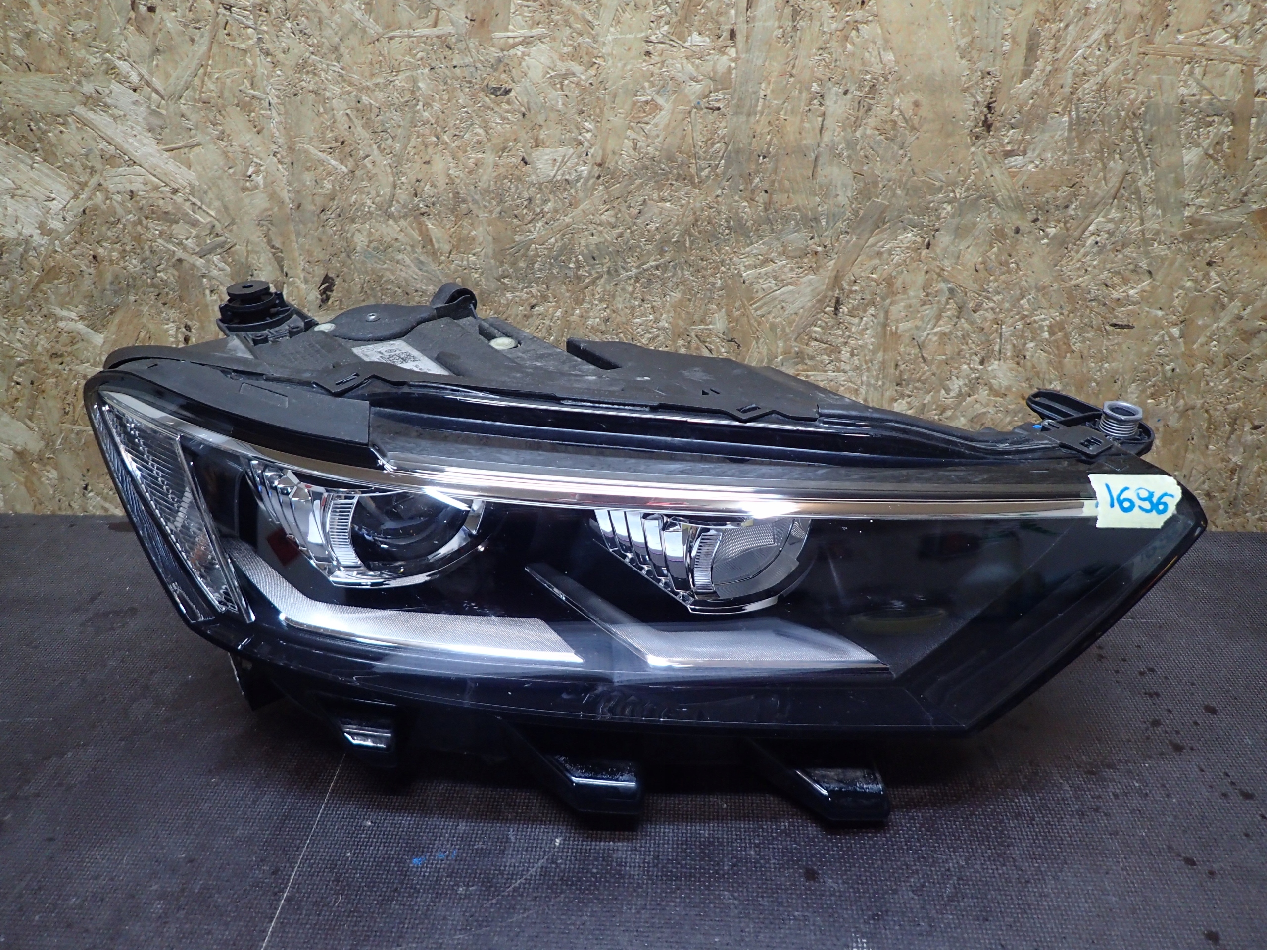 LIGHT FRONT RIGHT VW T-ROC T ROC FULL LED 2GA94103