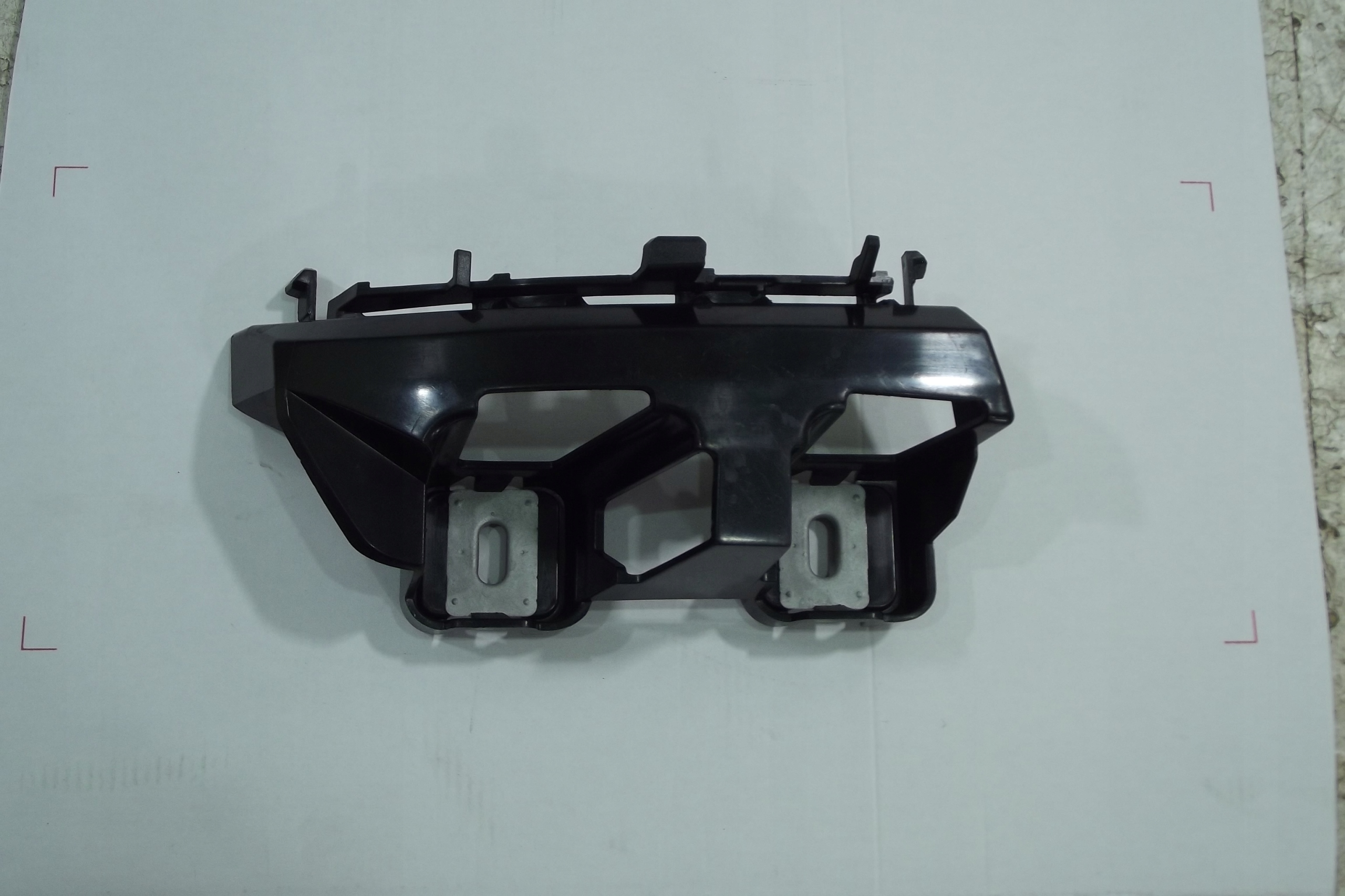 Mercedes C Klasa W205 bumper bracket left rear part A2058851965