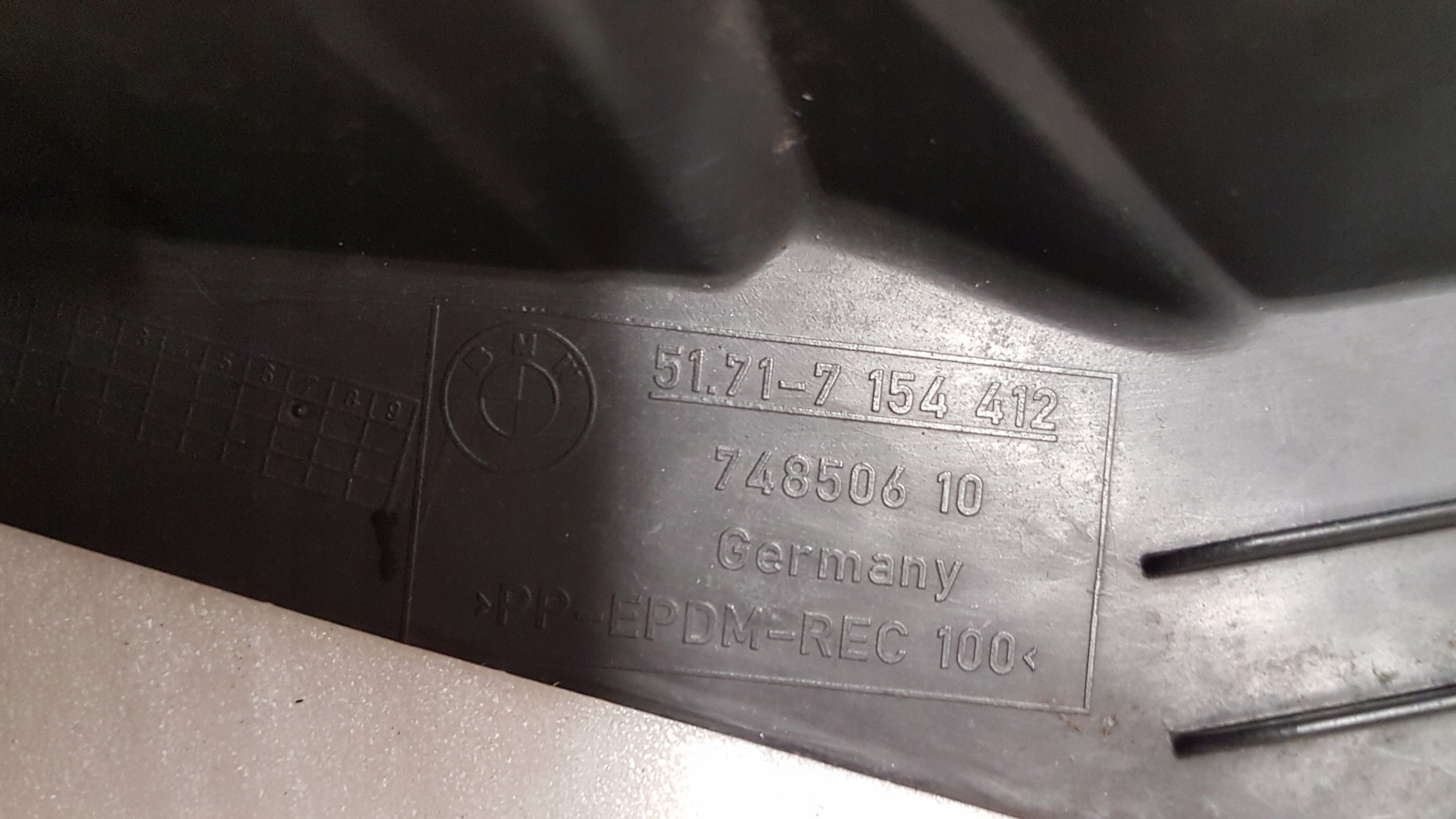 mudguard right front BMW 3 E92 E93 7154412