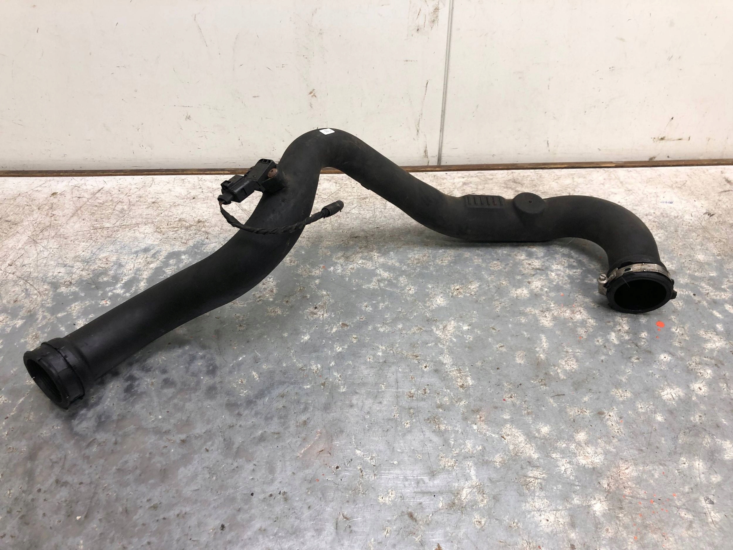 cijev prijenos interkulera AUDI A4 B8 LIFT 8K0145673AL