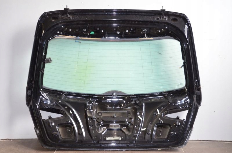 AUDI A3 KLAPA TYŁ CZARNA 12 Producent części Audi OE