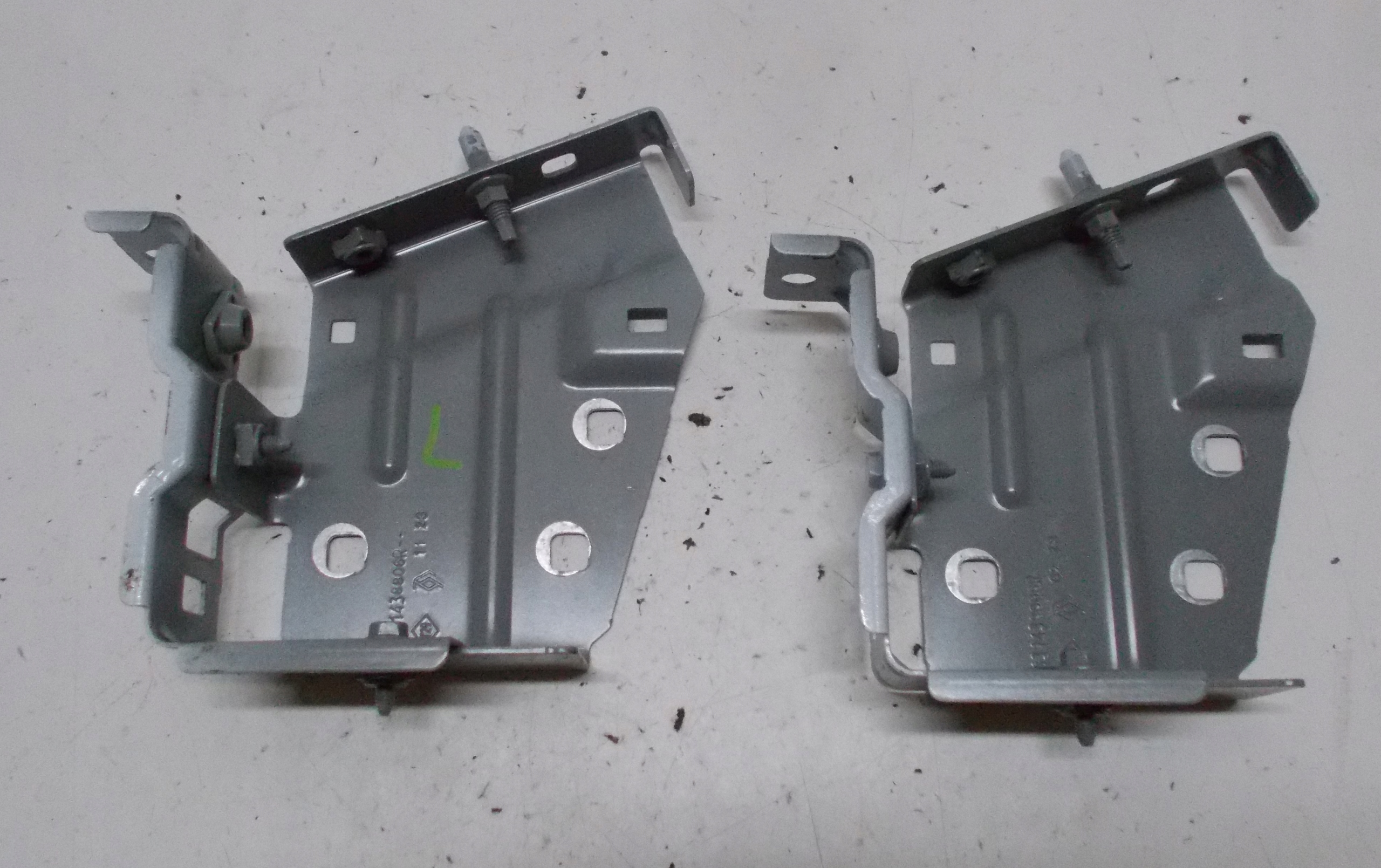RENAULT MASTER III LIFT CHWYT Support plaque Aile Gauche 631438806R