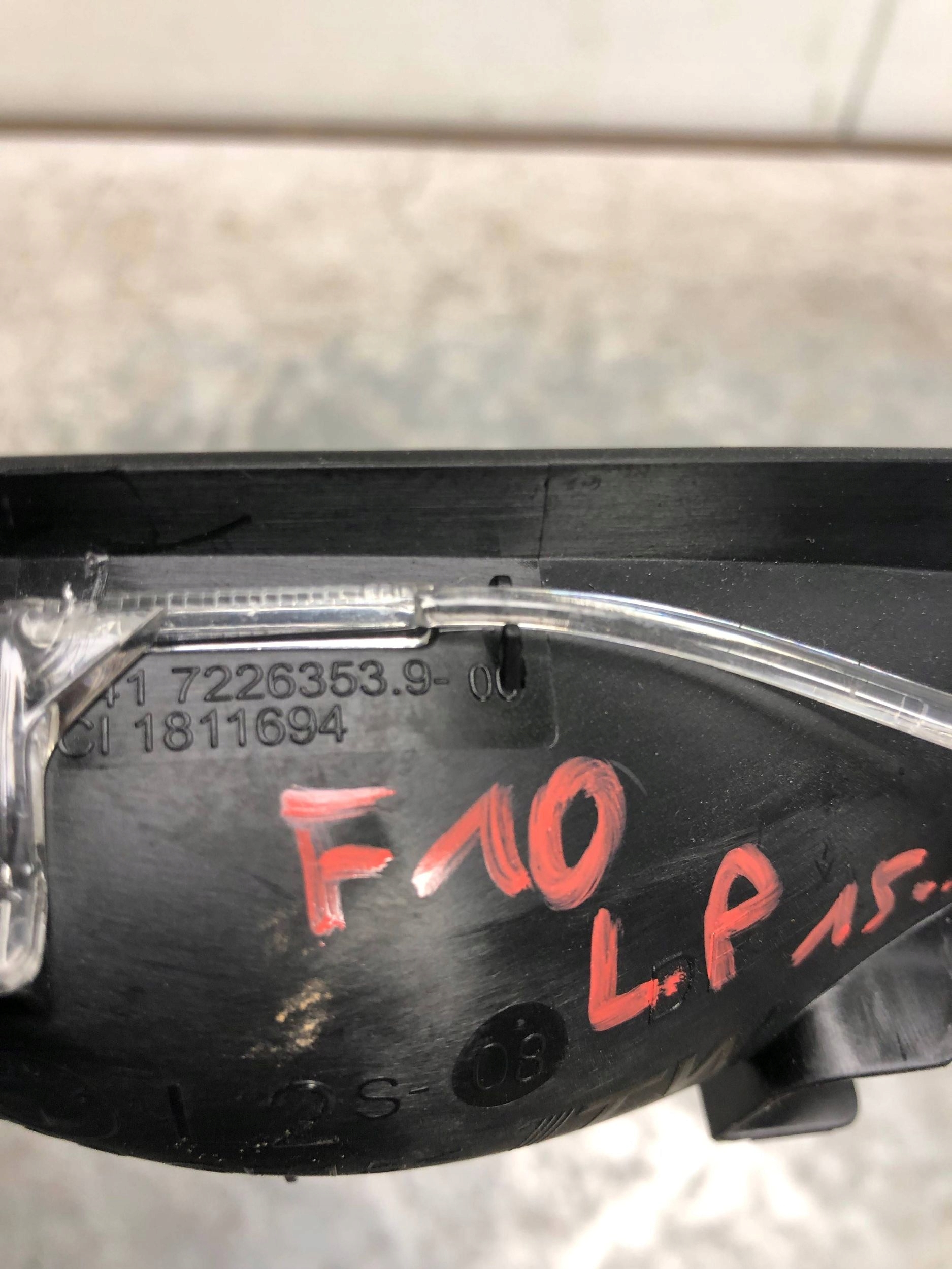 cover handles left front BMW F10 LCI 7226353