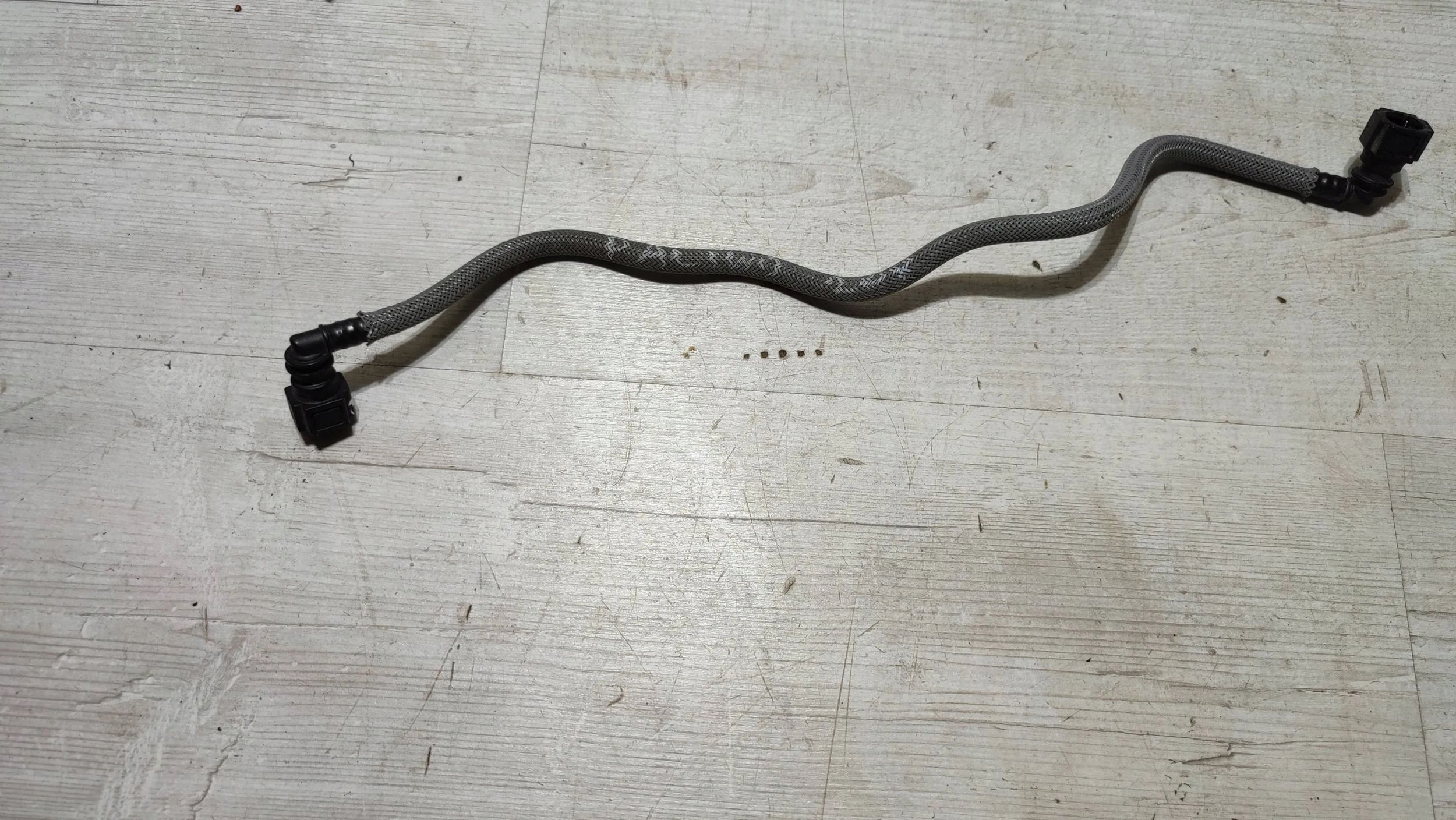 Peugeot 208 II 23r 1.2 fuel line