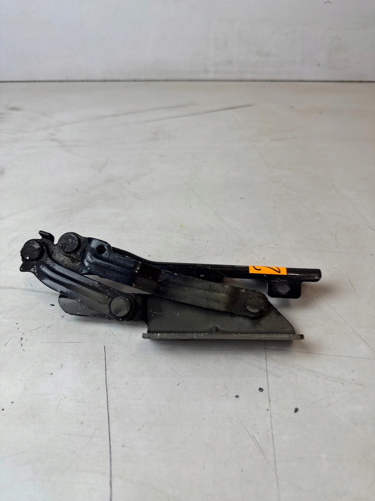 hinge bonnets front front right Volkswagen Golf V
