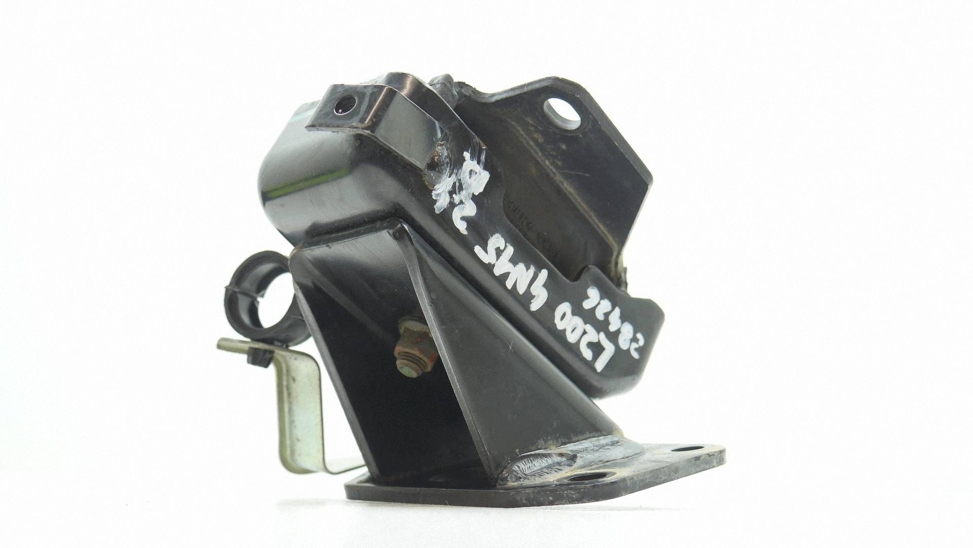 engine mount left side MITSUBISHI L200 1093A165