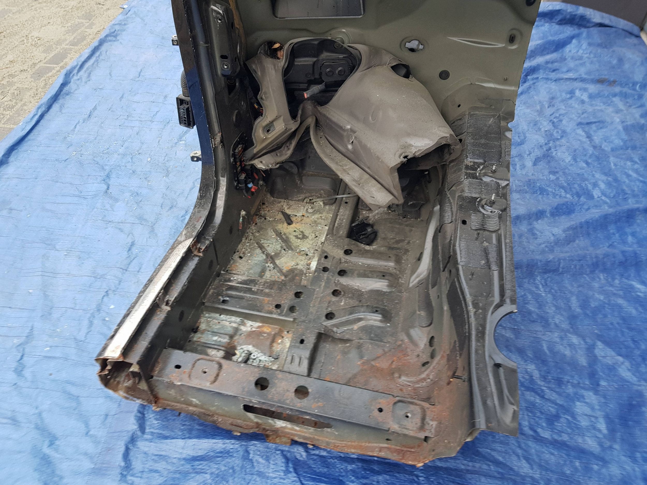 MERCEDES W205 uložení čtvrtka přední přední levá