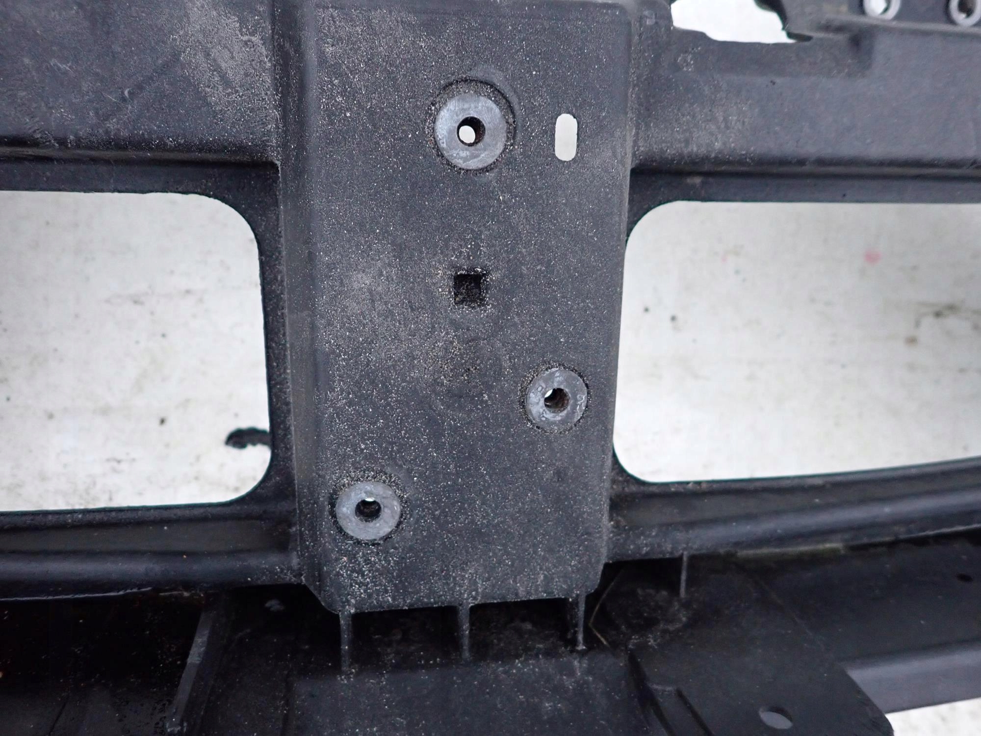 RENAULT TRAFIC II 2 LIFT 06-14 support panel for radiators