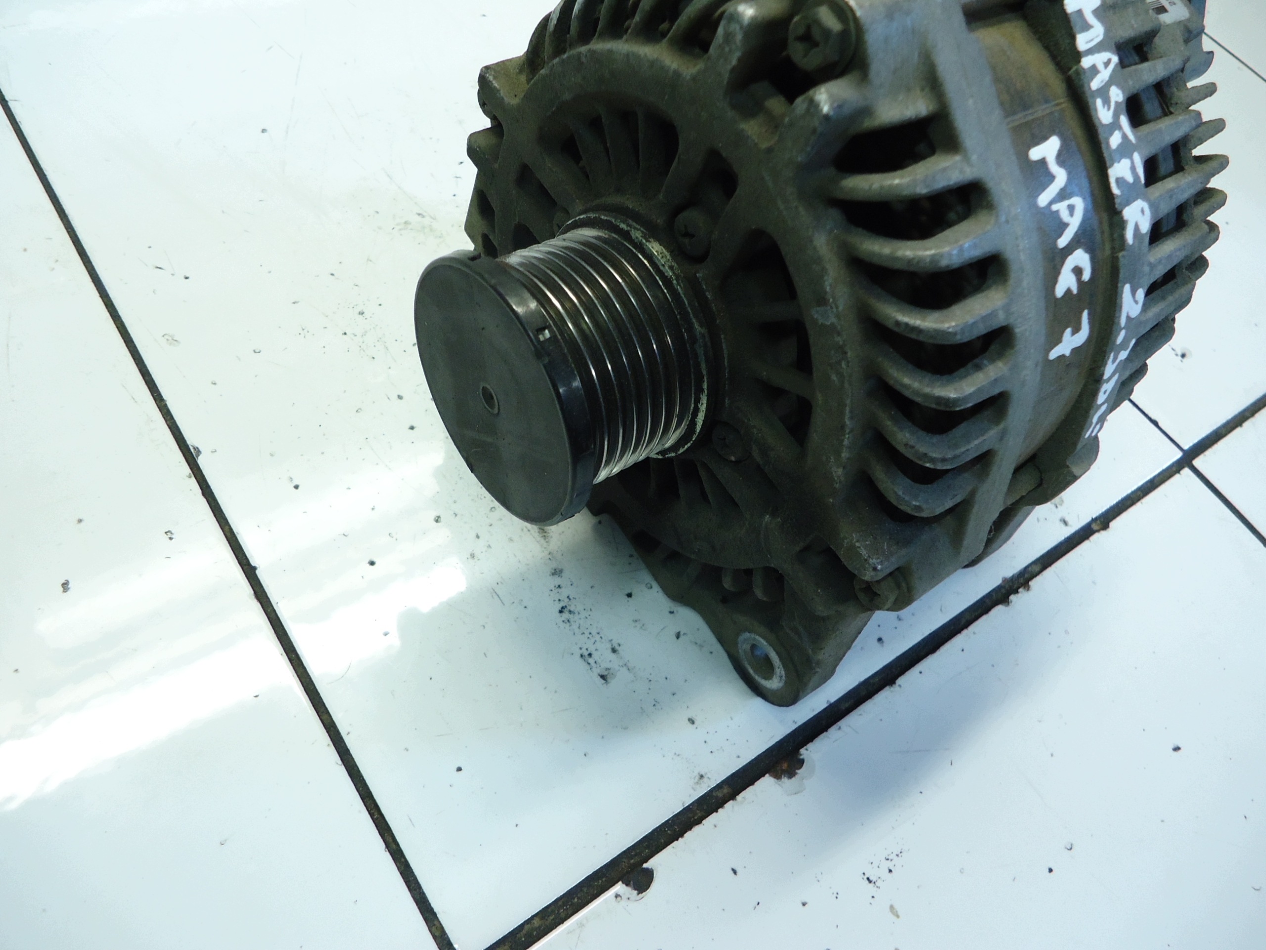 RENAULT MASTER III 2.3DCI ALTERNATOR 231008137R
