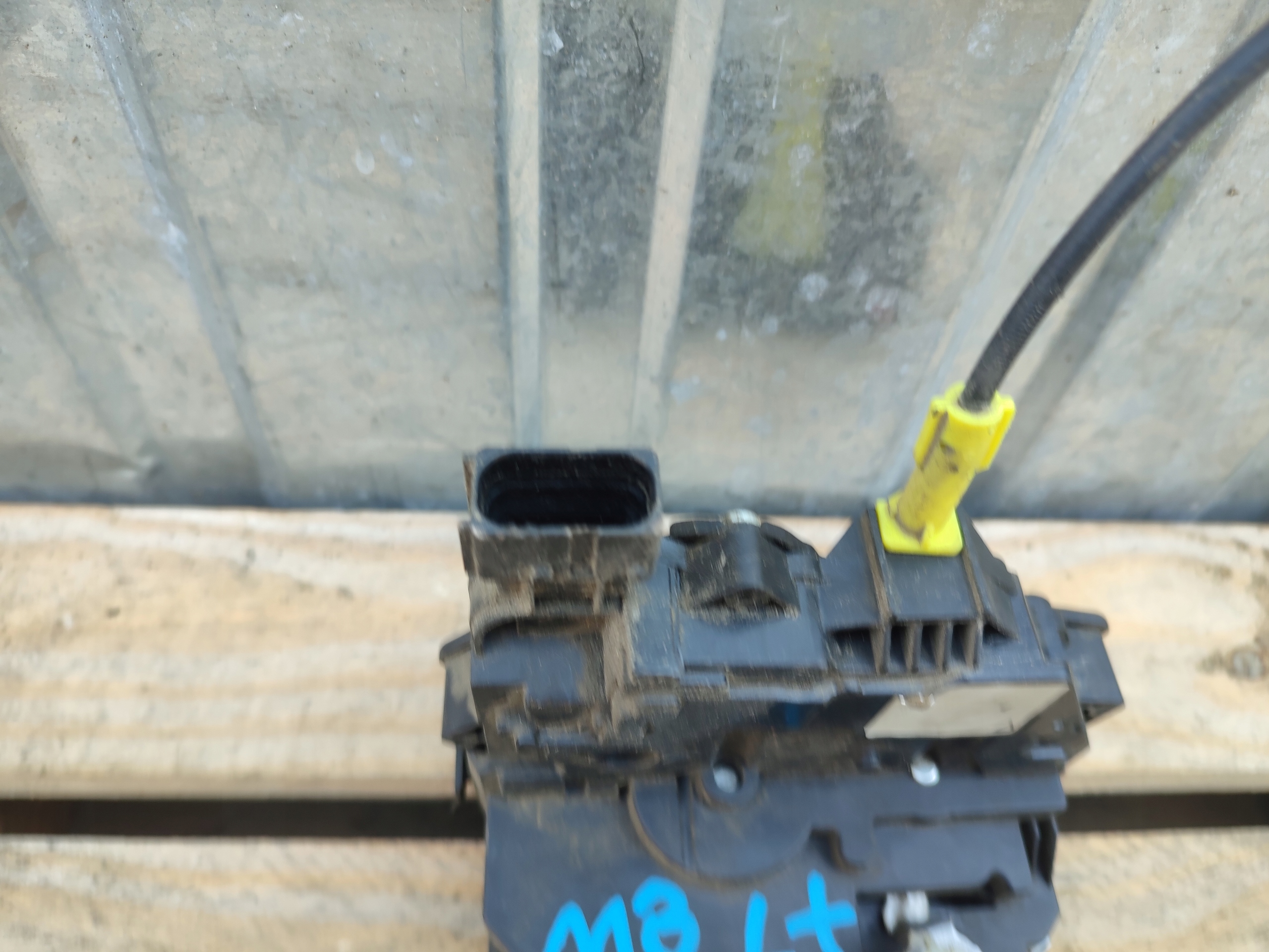 lock door opel meriva b left rear part left tylnyQD