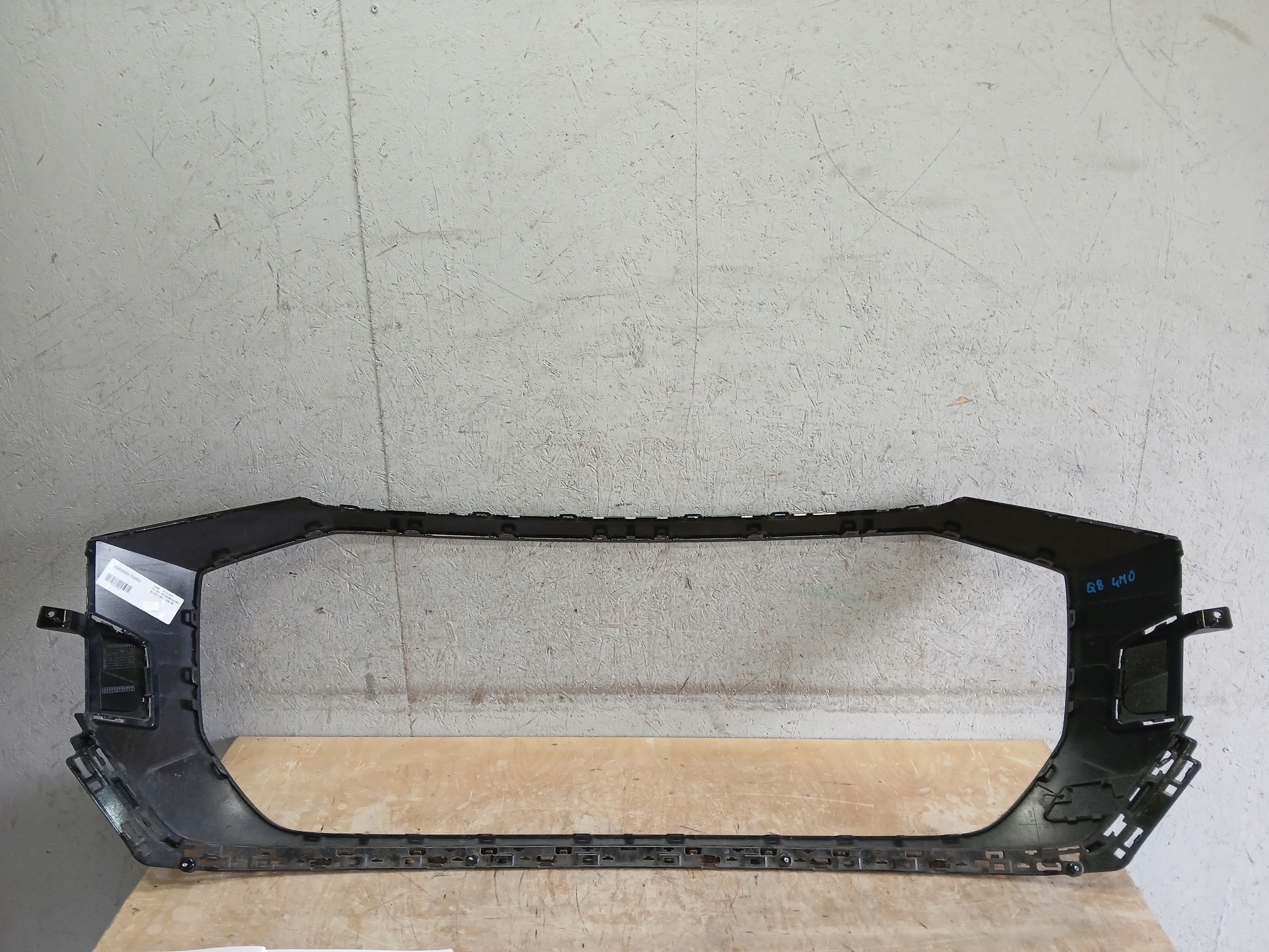 maska AUDI Q8 4M8 4M0807725