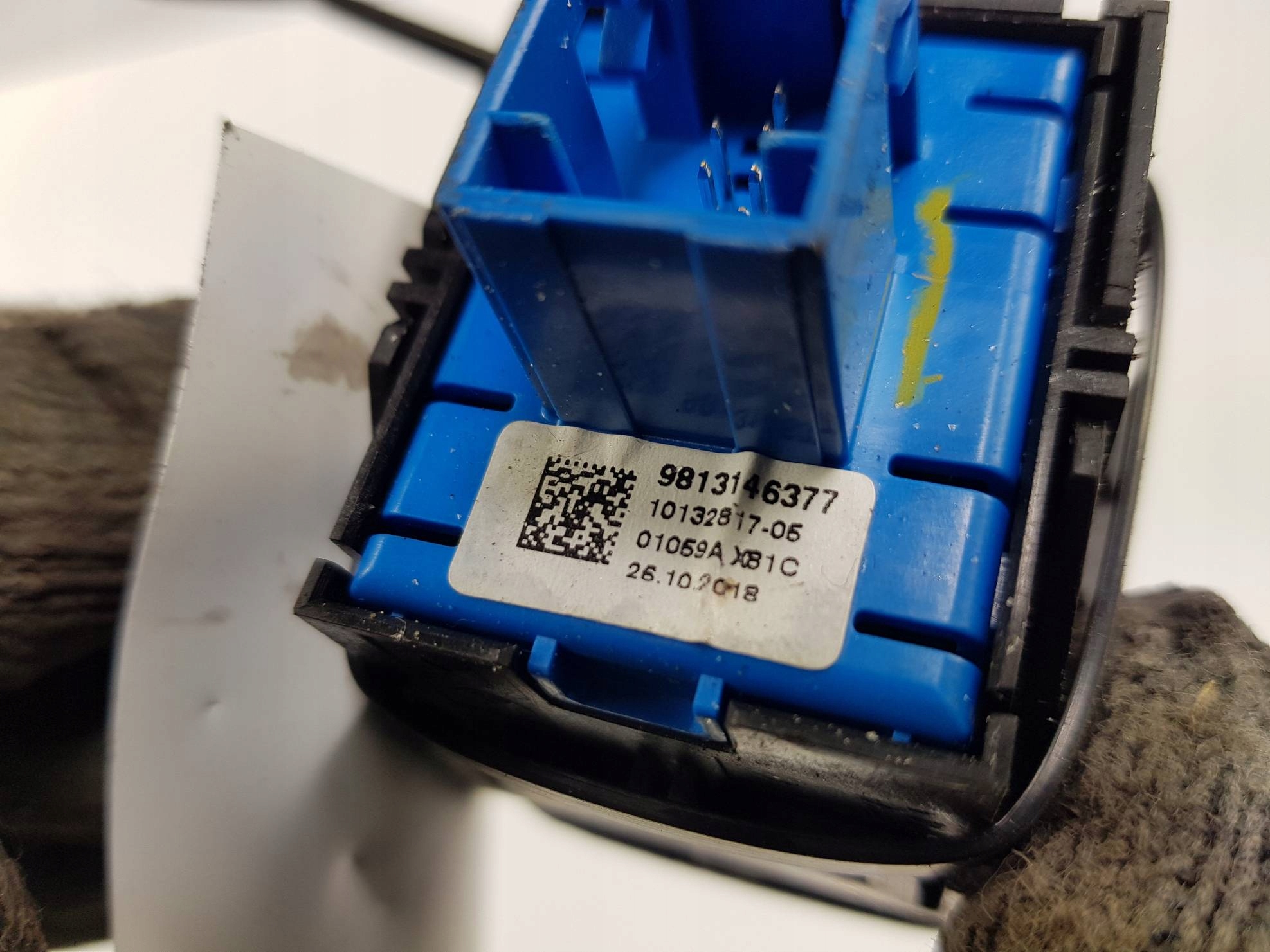 button electric brake 9813146377 PEUGEOT PARTNER III