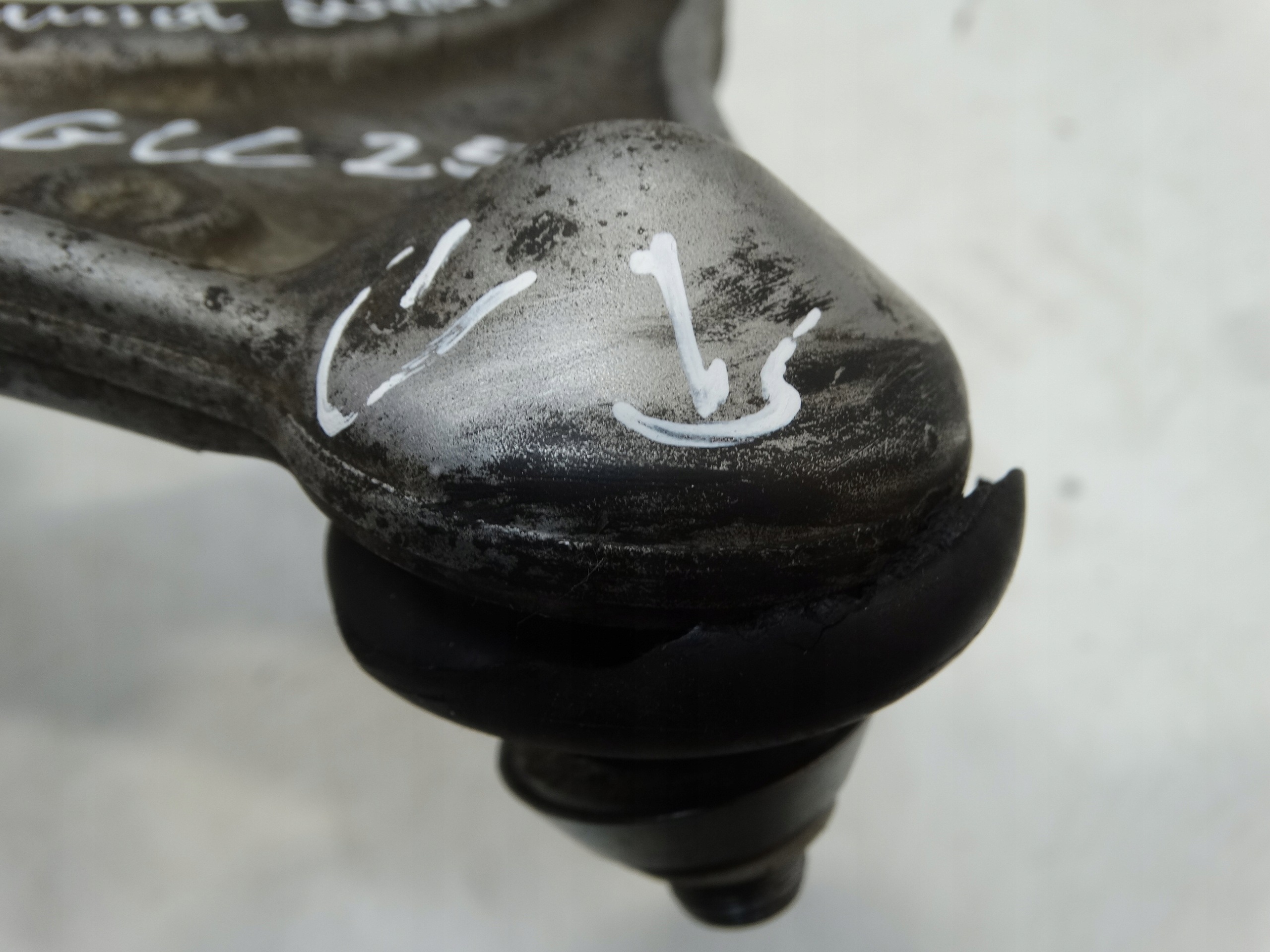 arm upper sususpension left front MERCEDES GLC 254 A214333