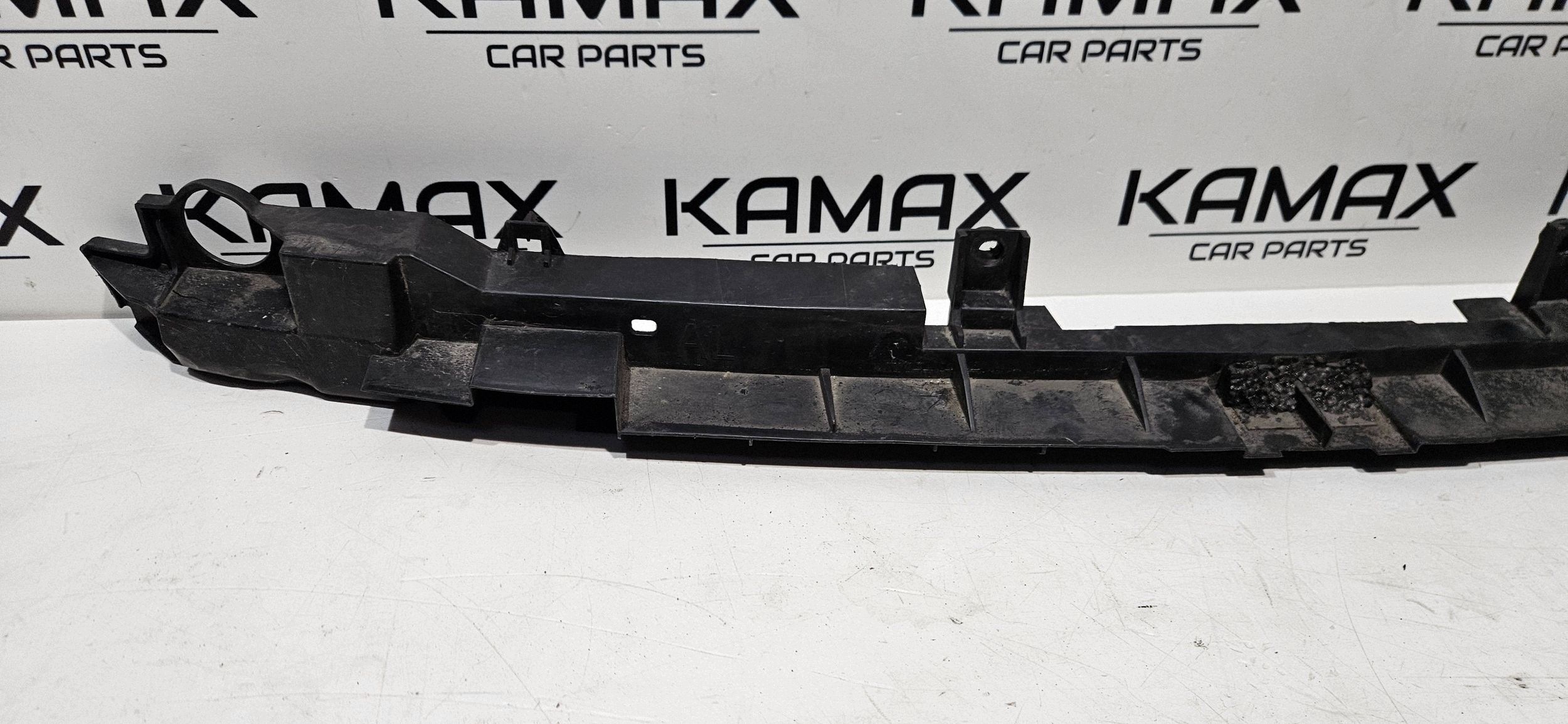 Absorber nárazníku předního předek Renault Clio V 620900494R