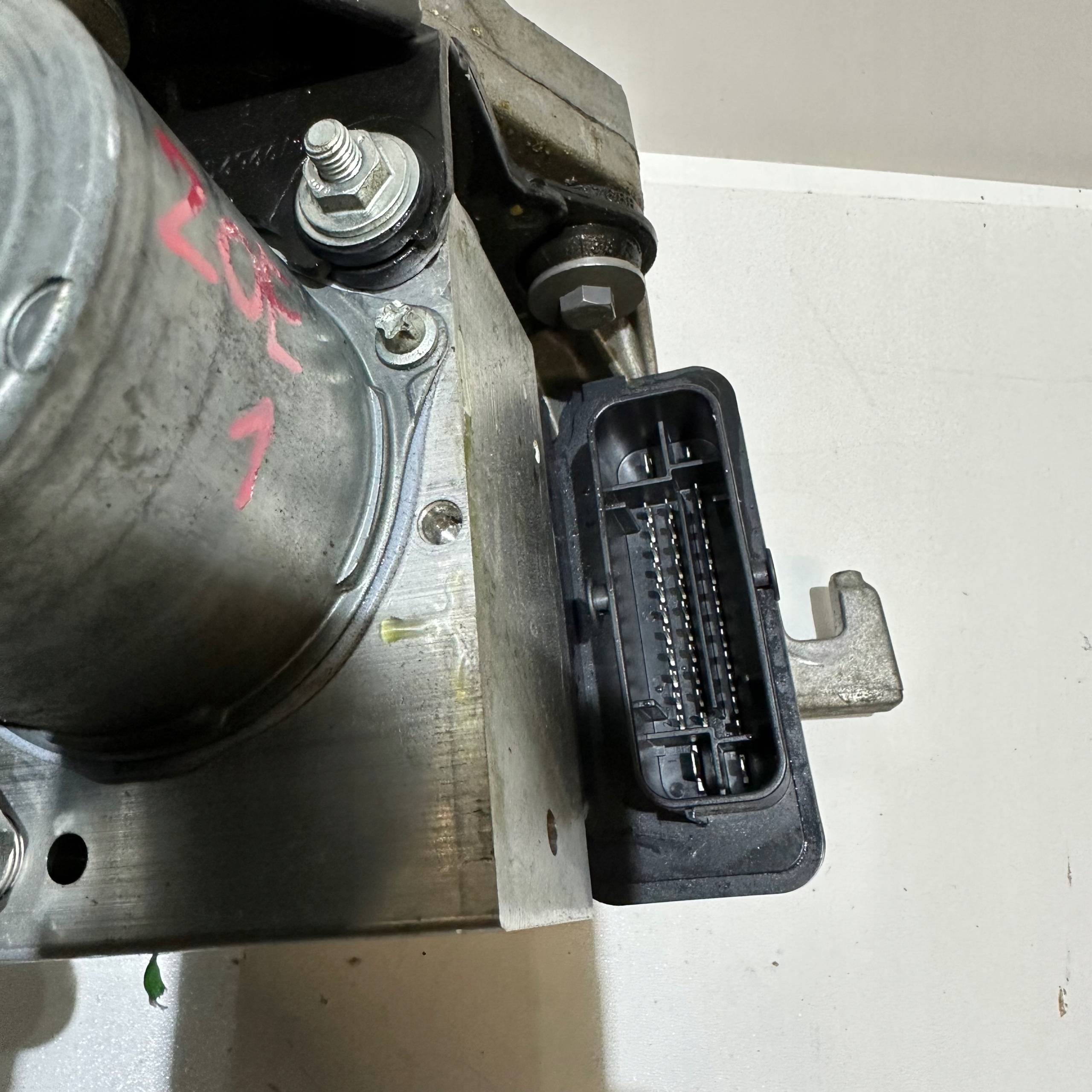 RENAULT ZOE SERVOFRENO ABS 472108051R