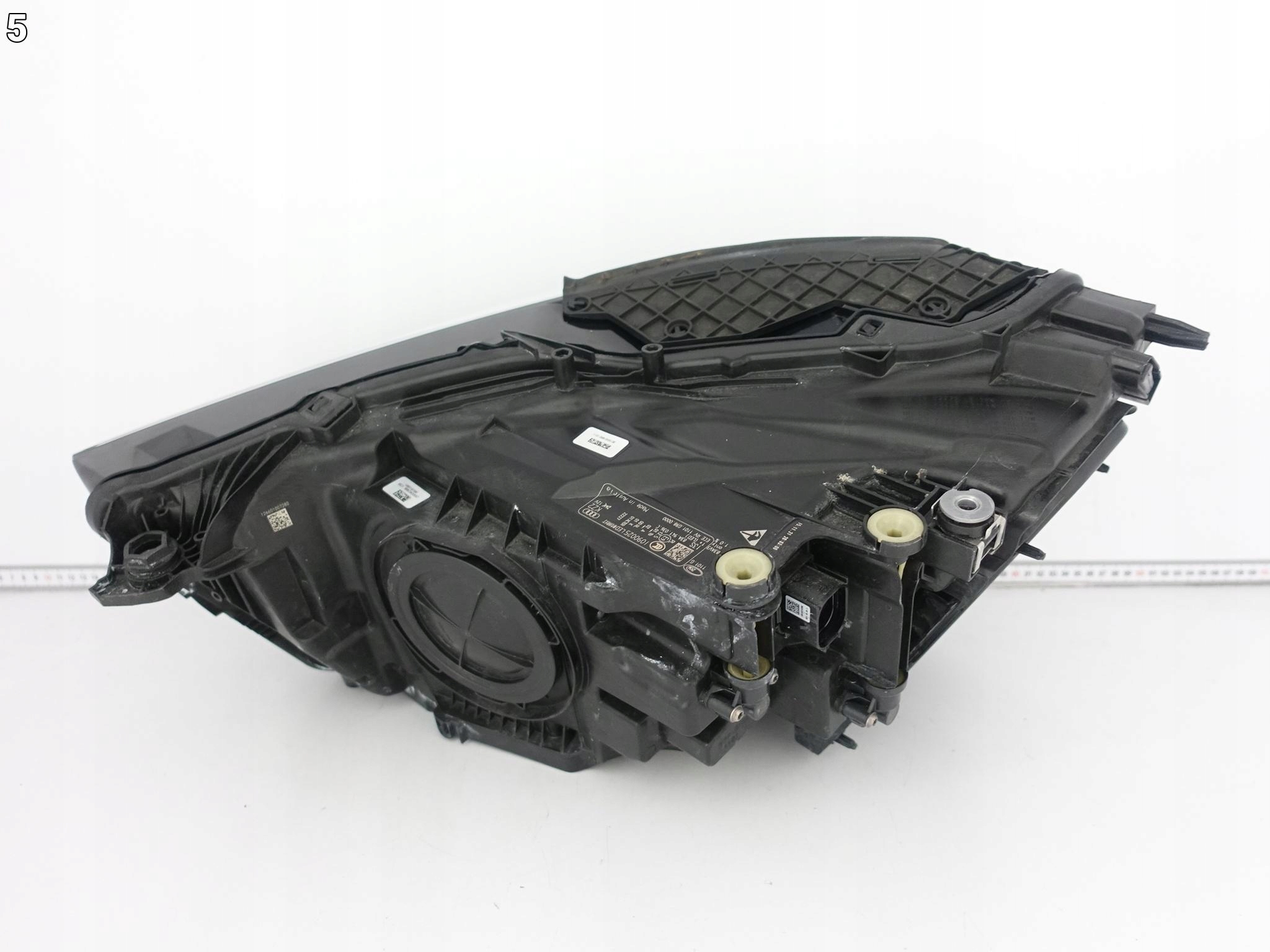 AUDI RSQ3 Q3 RS II F3 83A 19- MATRIX FULL LED light right front CIEMNA 036C
