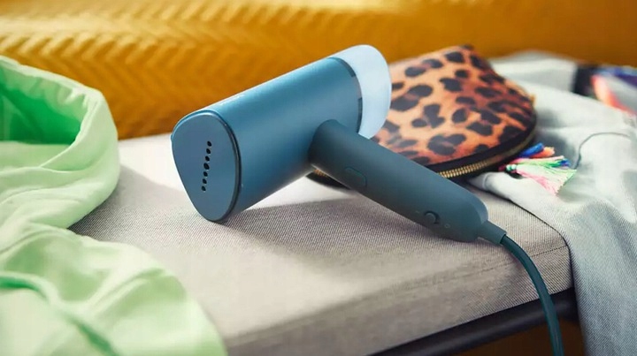 SKŁADANY STEAMER DO UBRAŃ PHILIPS 1000 W Kolor dominujący niebieski