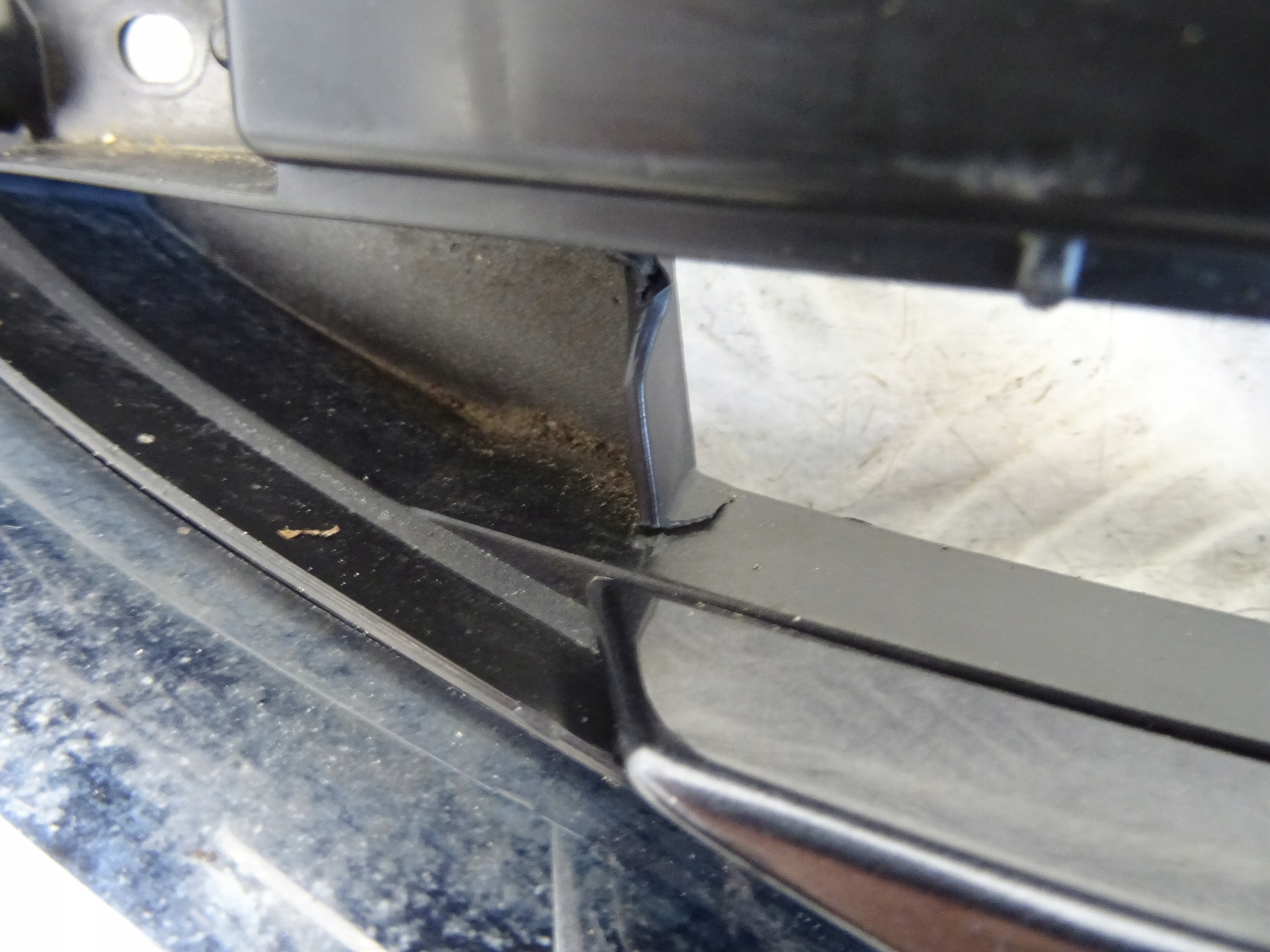MAZDA CX5 LIFT grill grille of a bumper front front