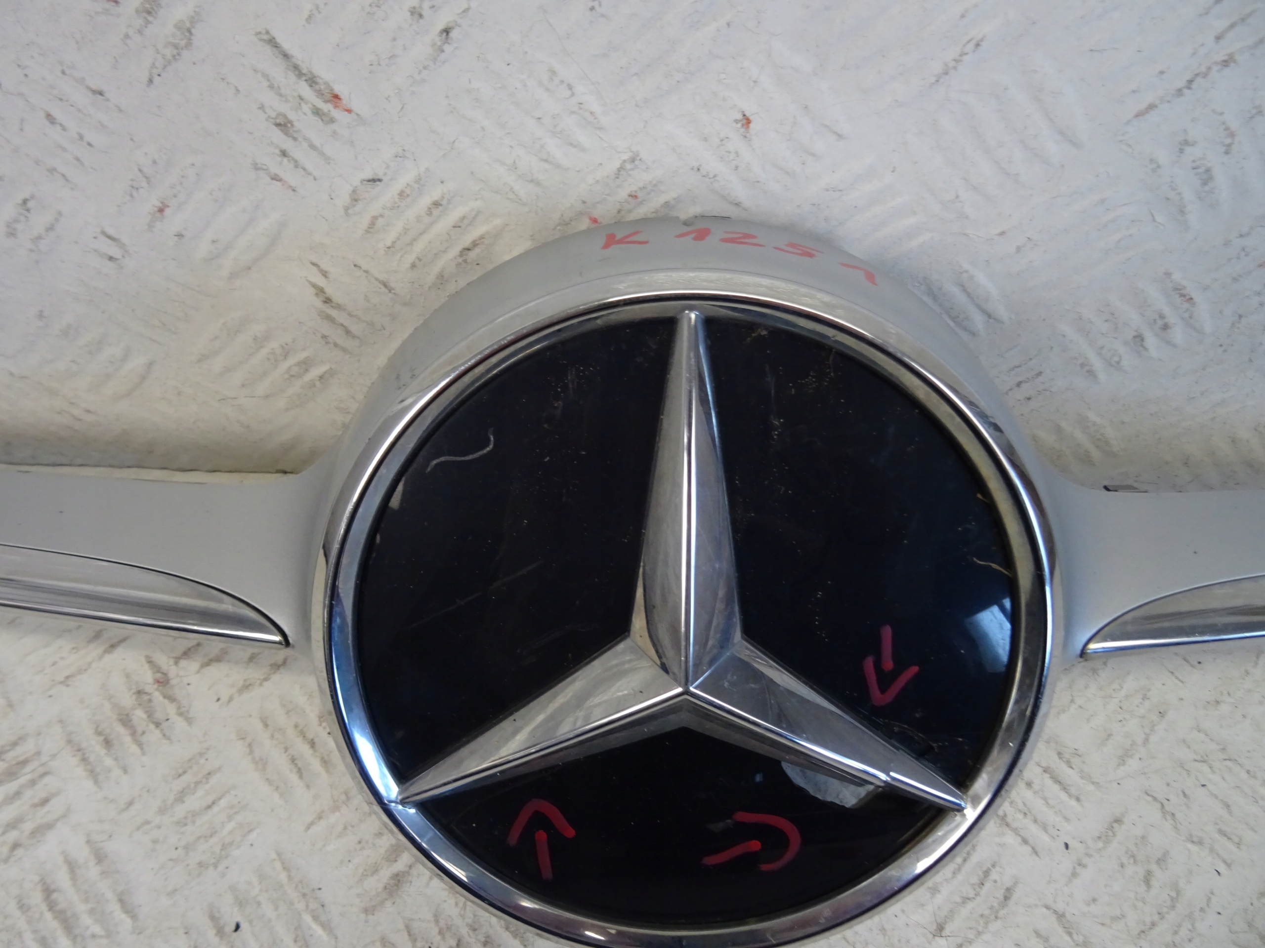 grill grille front front frame MERCEDES C-KLASA W205 A2058881100