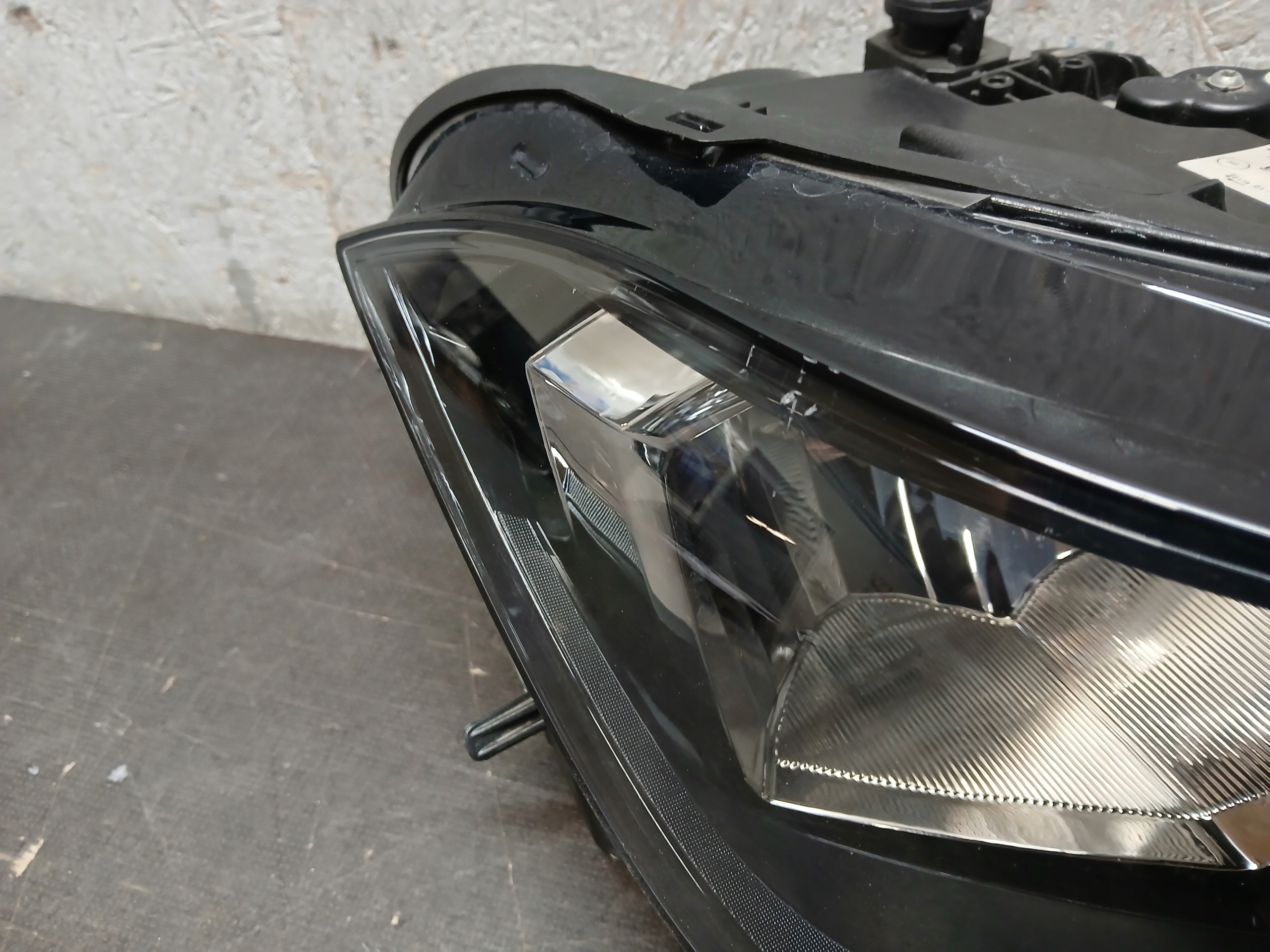 light front right VW T CROSS T-CROSS 2GM941006A