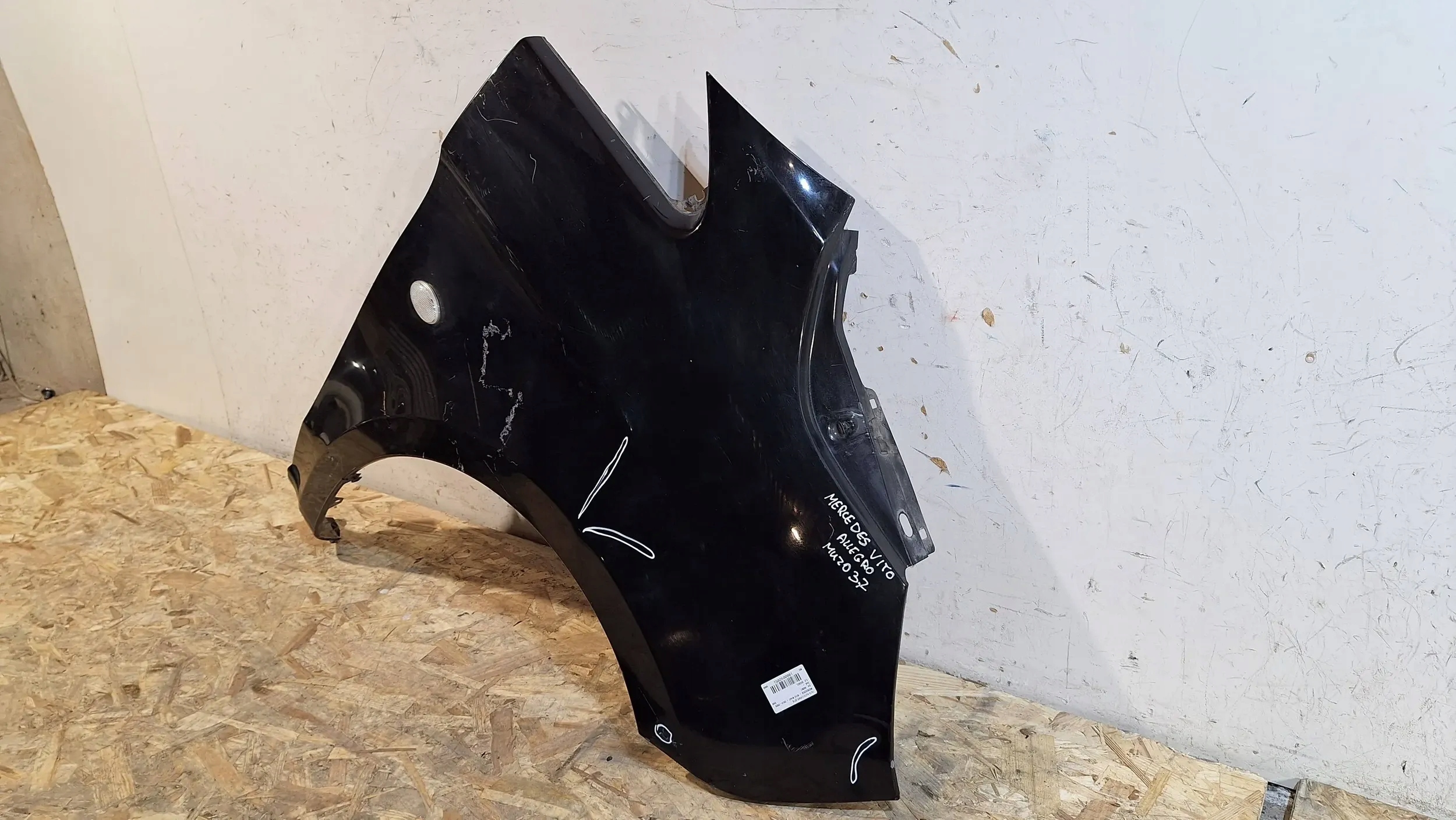 fender front right Mercedes Vito W447 14