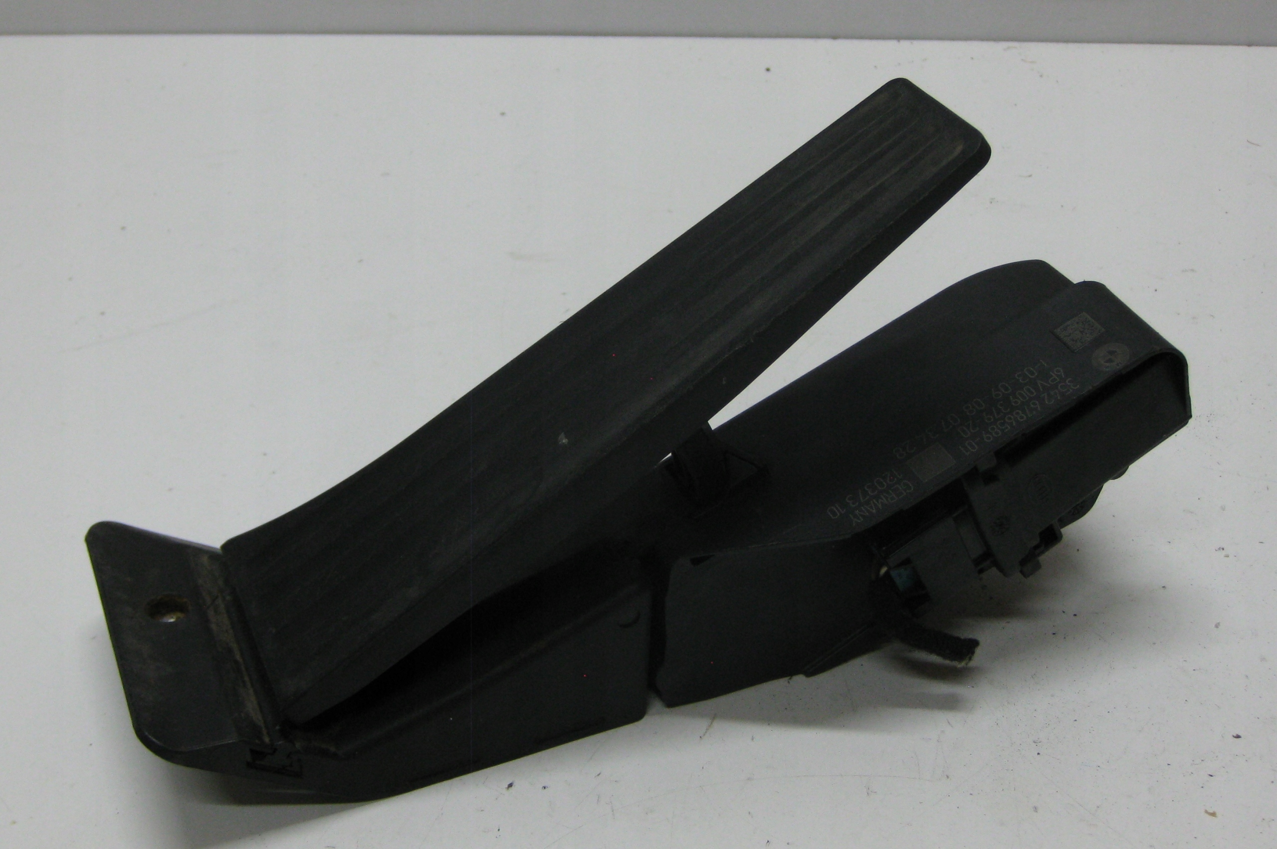 BMW E87 08R 1,6 accelerator pedal potentiometer 6786589
