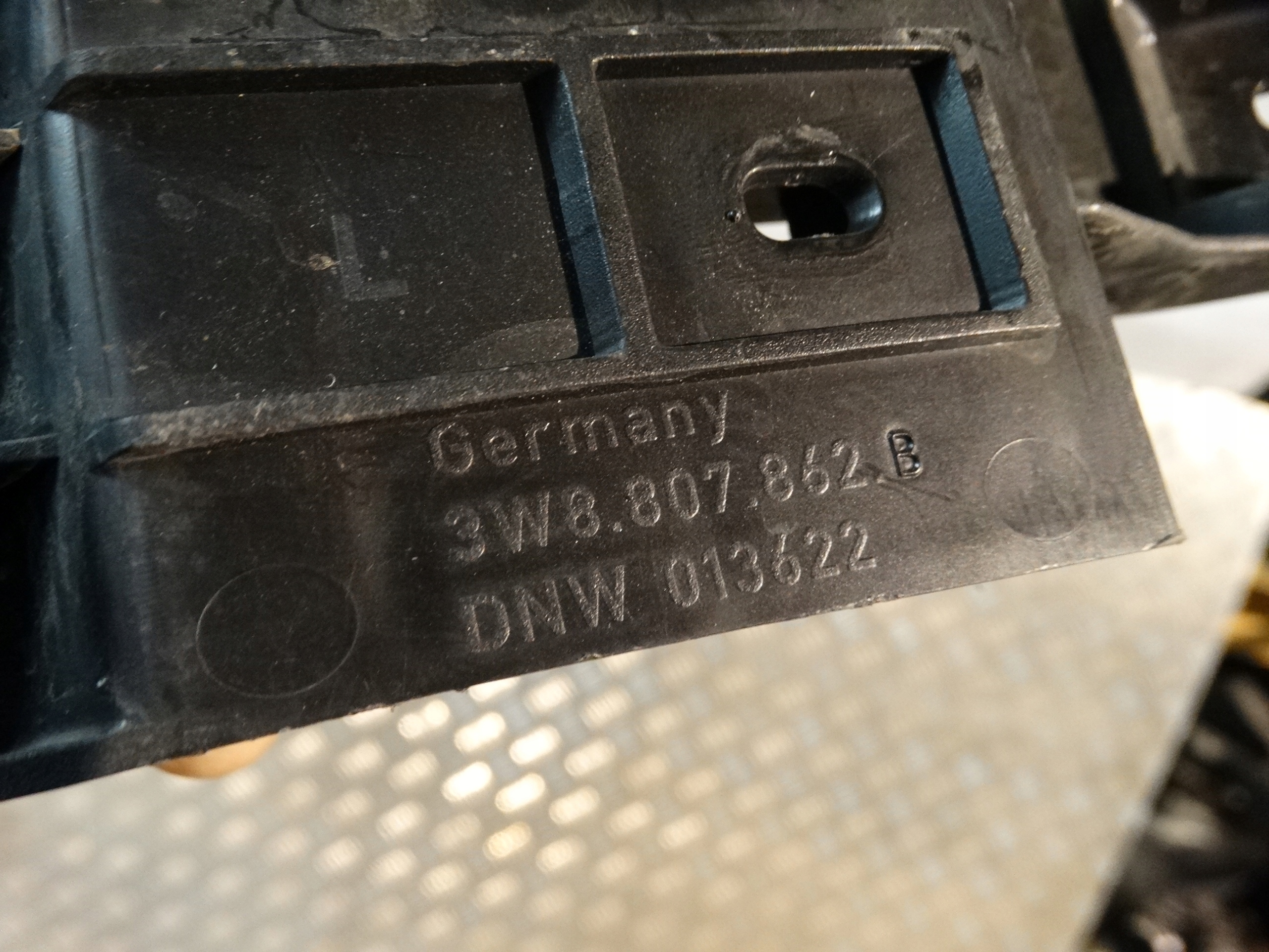IDEALNY bumper bracket left BENTLEY GT 1