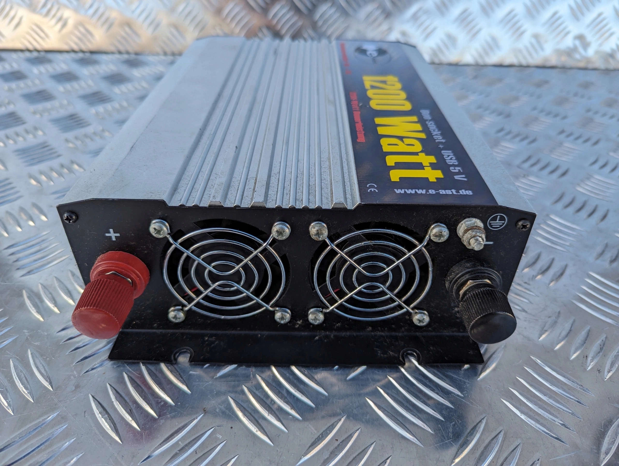 PRZETWORNICA NAPIĘCIA Moc użytkowa 1200 W