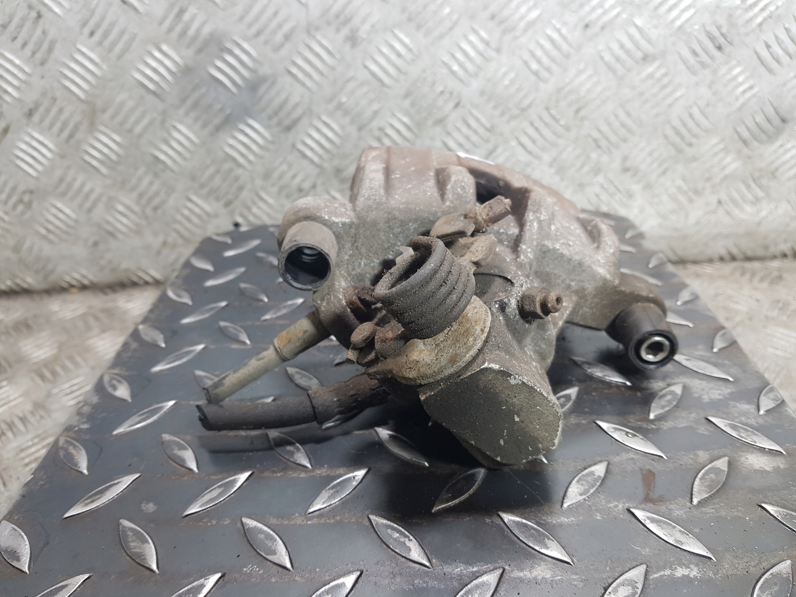 caliper brake right rear part rear MAZDA 3 II 2010 1.6 B