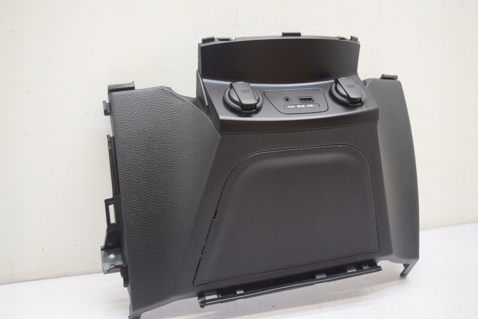 HYUNDAI I30 II PORT USB AUX ZAPALNICZKA RAMKA OBUDOWA TUNELU Producent części Hyundai OE