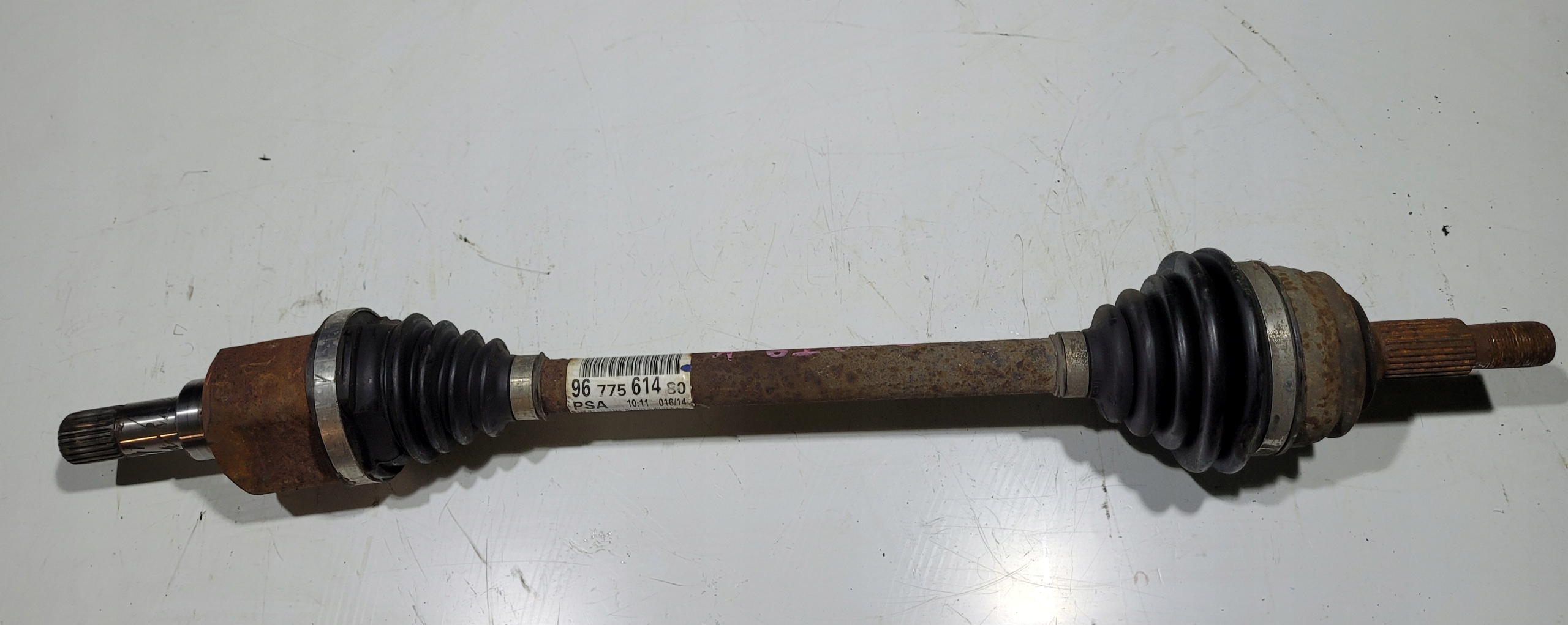 semi-axis left short. PEUGEOT 308 T9 II 1.6 EHDI MANUAL