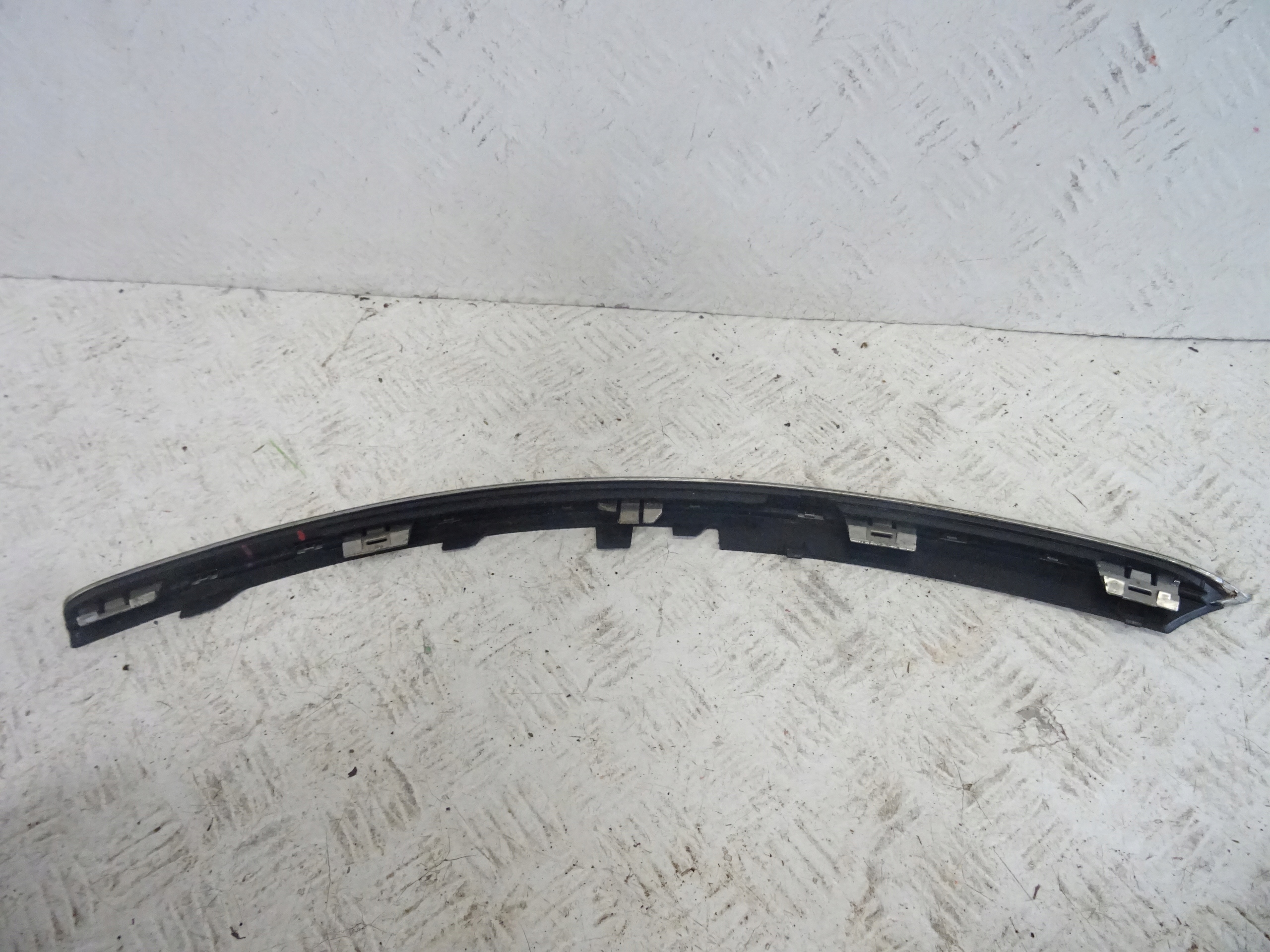 lišta nárazníku pravý předek CHROM AUDI A6 4F LIFT 4F0807490