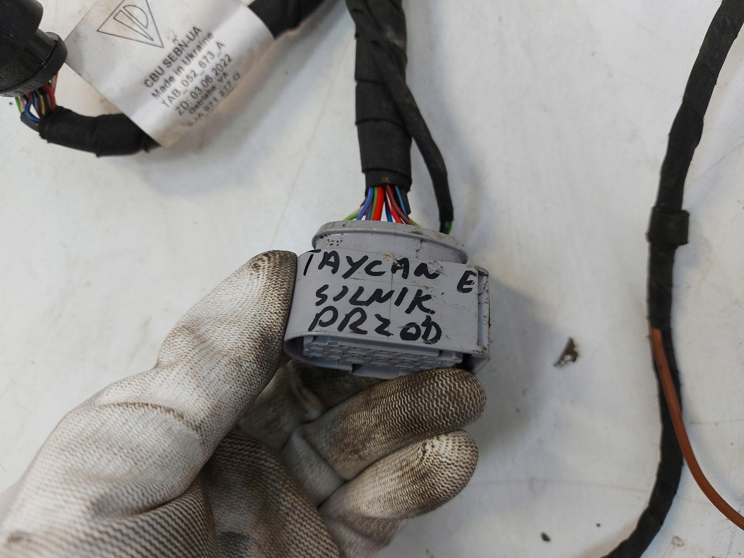 Porsche Taycan GTS 9J1 2023r bundle of the engine front 9JA971277Q