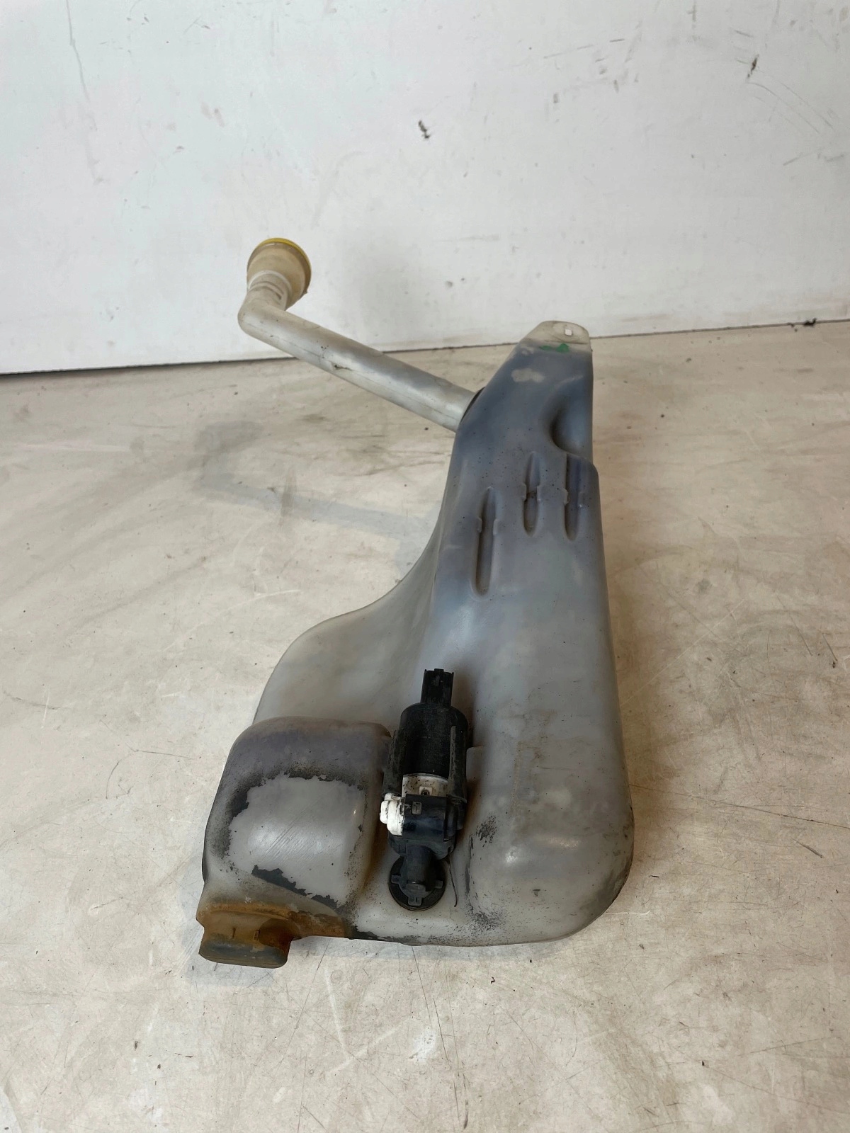 washer fluid tank Renault Scenic Megane III