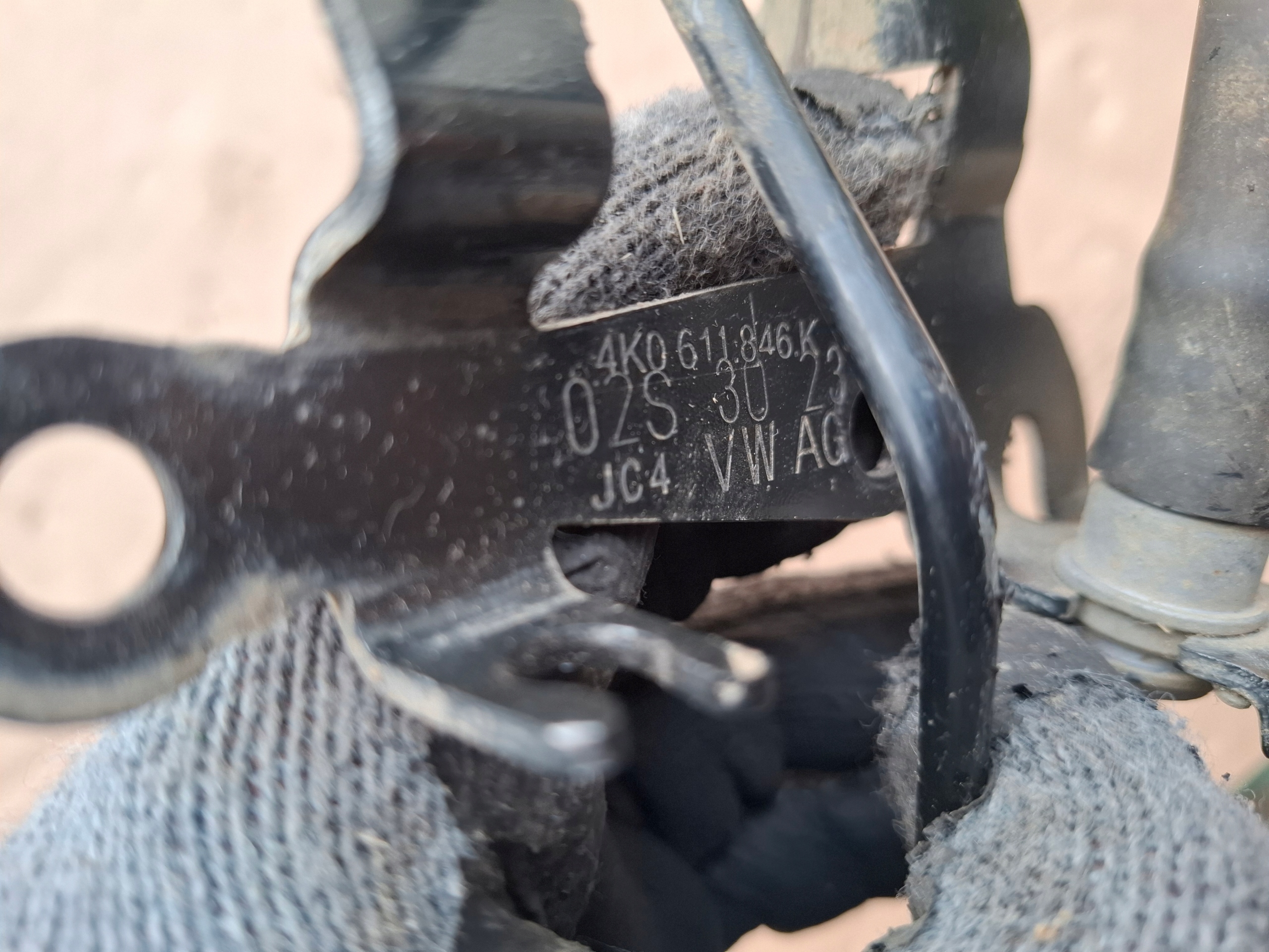 AUDI A6 AVANT C8 Halter PRZEWODU Brems- rechts 4K0611846K