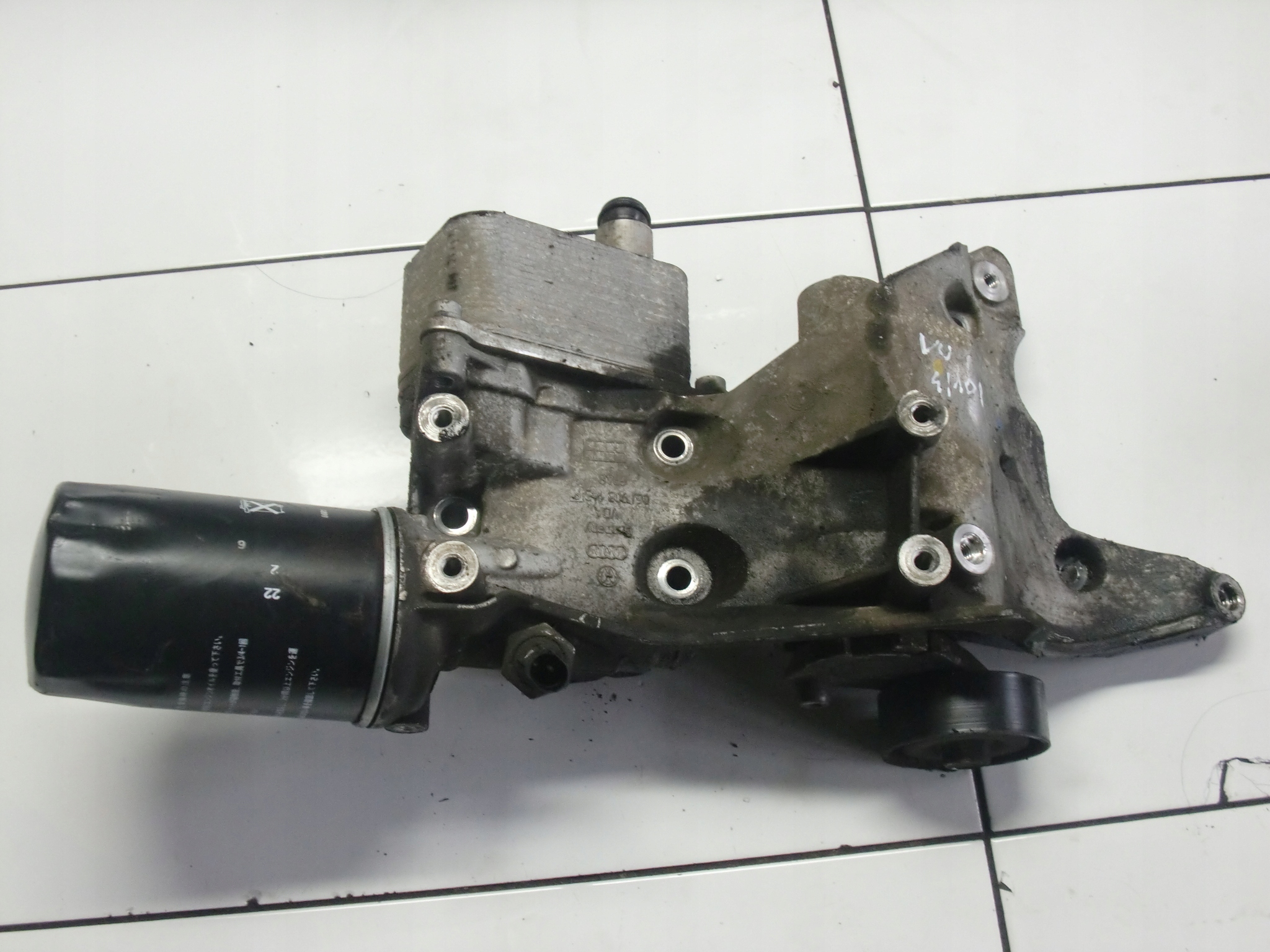 AUDI VW 1.8 TFSI Ölfiltergehäuse 06J903143S