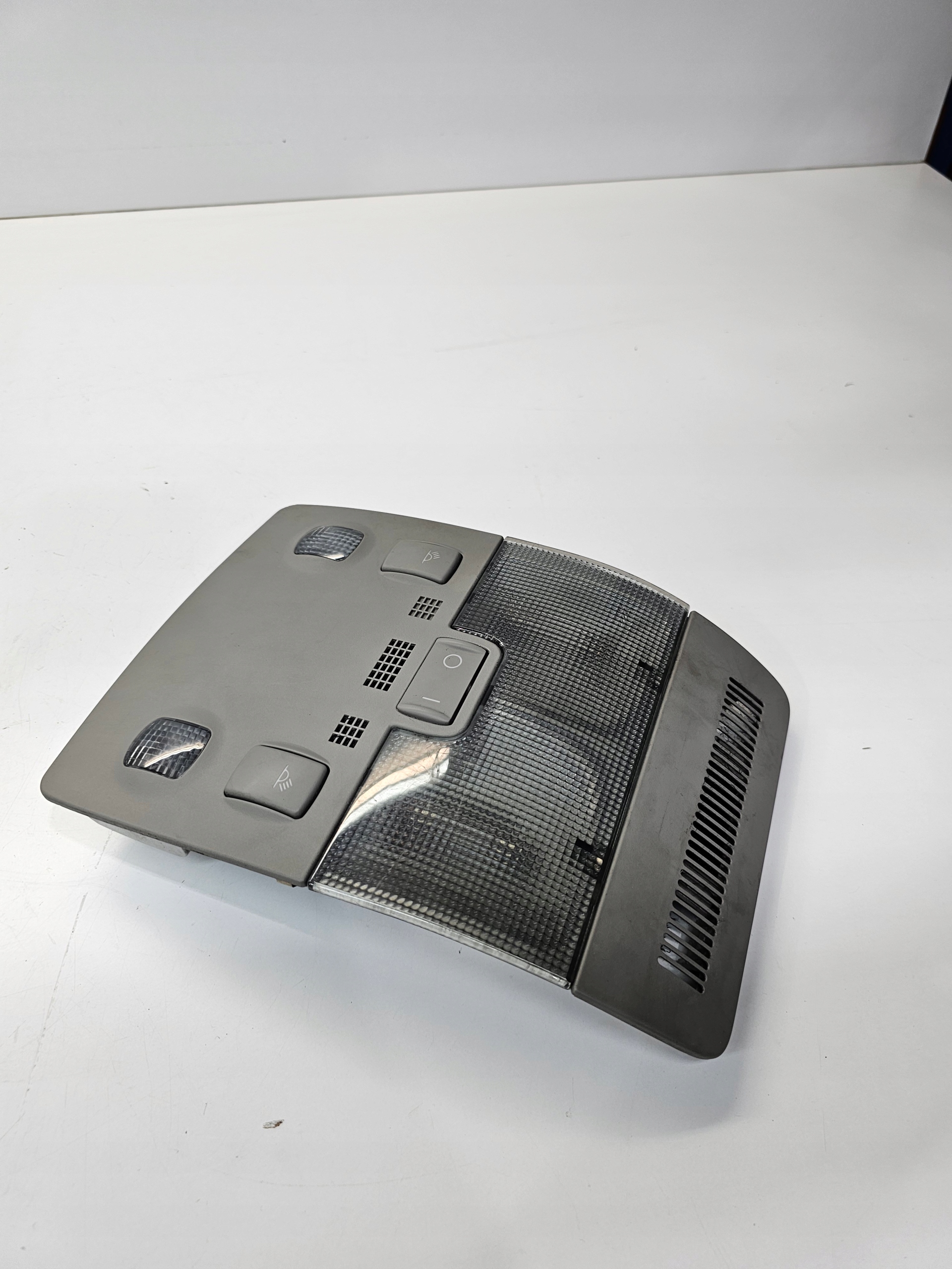 light OSWIETLENIE cabs AUDI A4 B6 B7 8E0947135A EC3