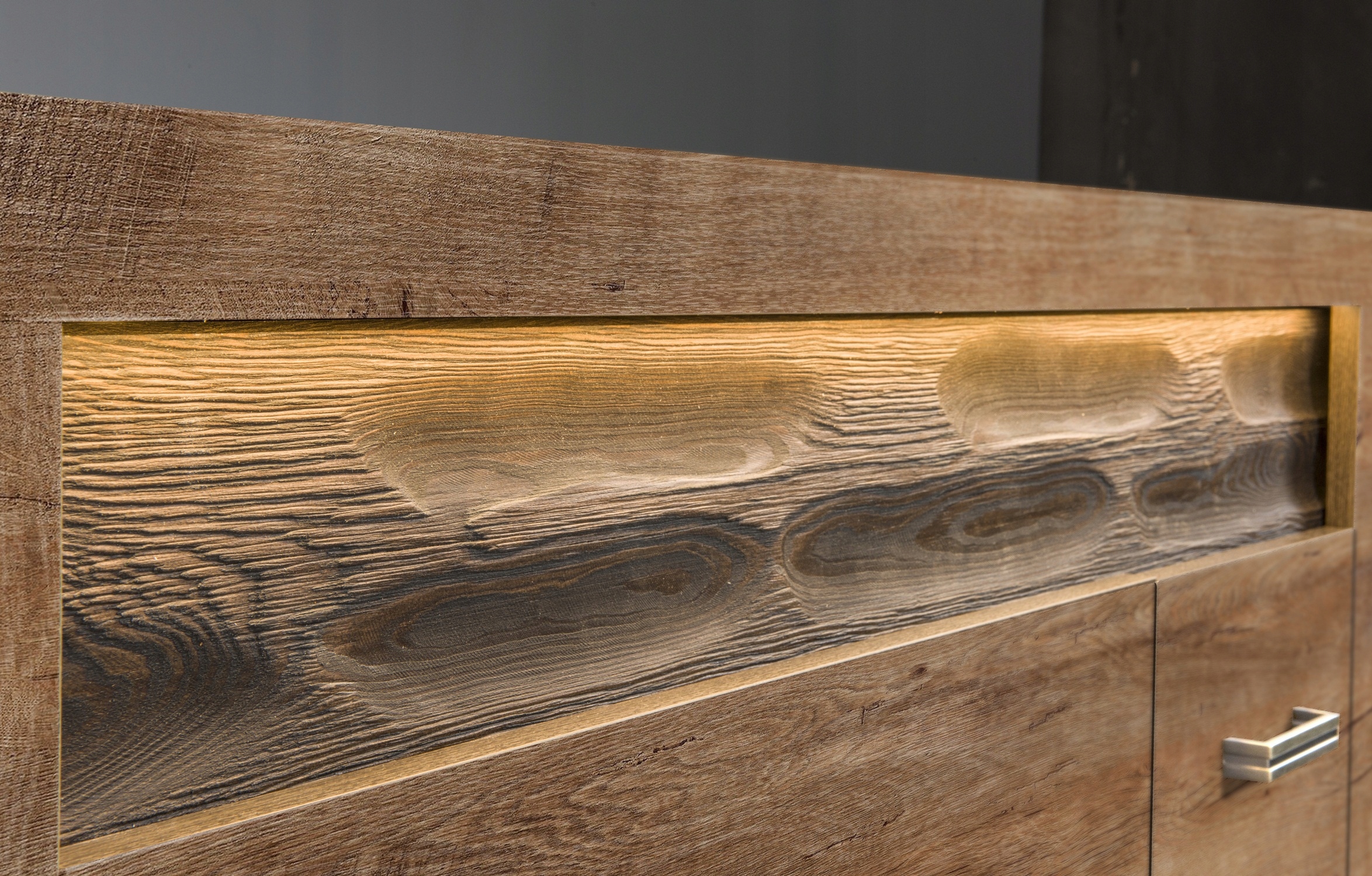 Witryna narożna do salonu INDIANAPOLIS I23 z LED Kolekcja INDIANAPOLIS